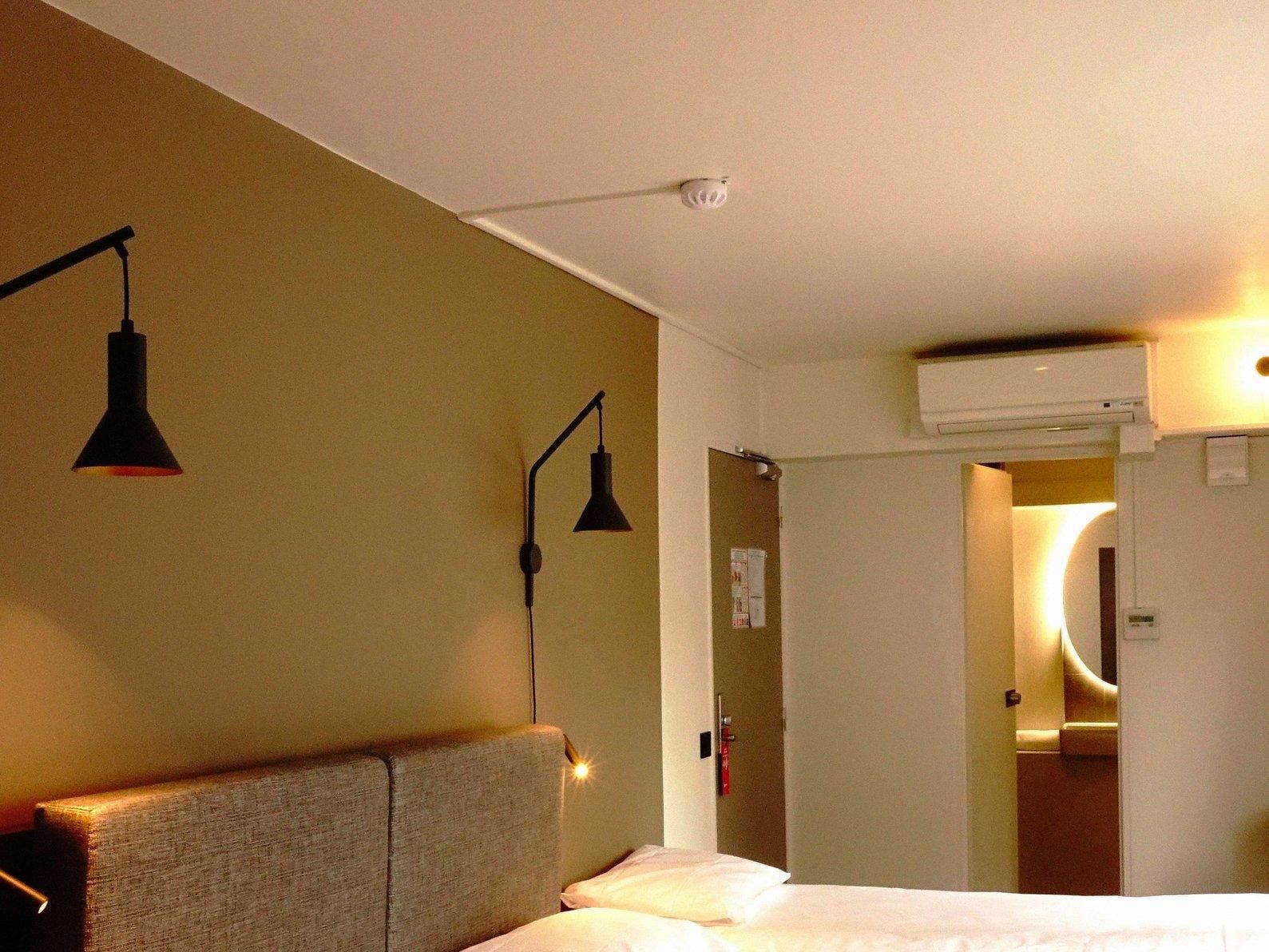 Standard Room with One Double Bed and One Single Bed