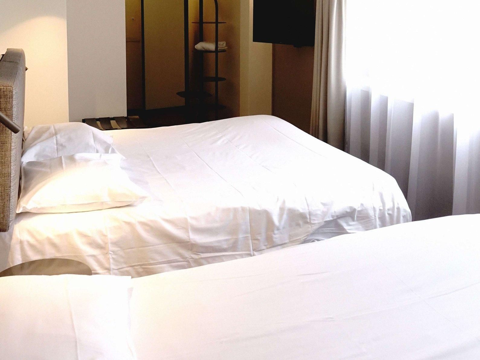 Standard Room with One Double Bed and One Single Bed