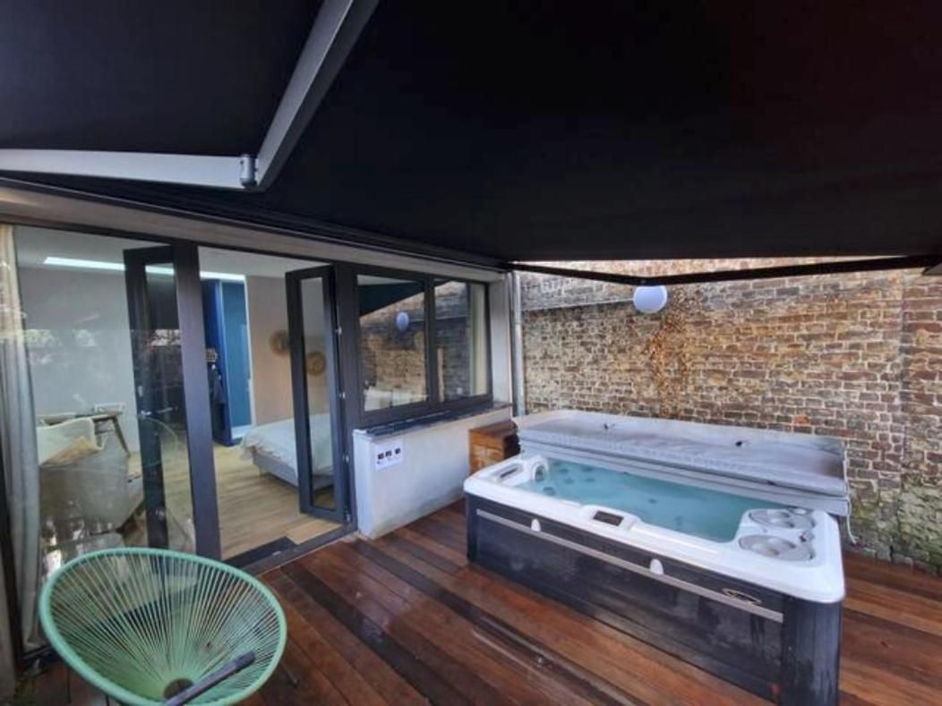 Suite with Hot Tub