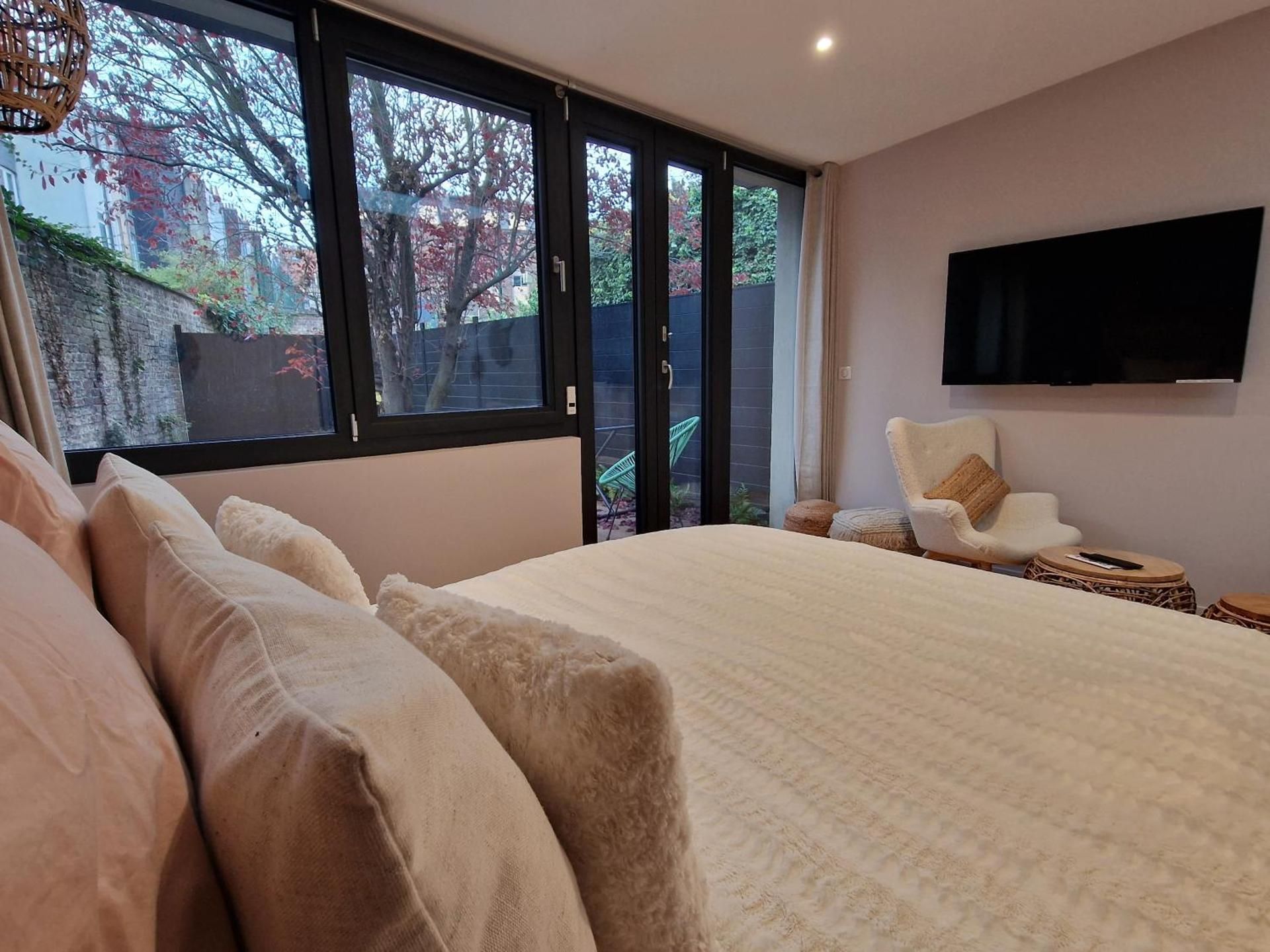 Suite with Hot Tub