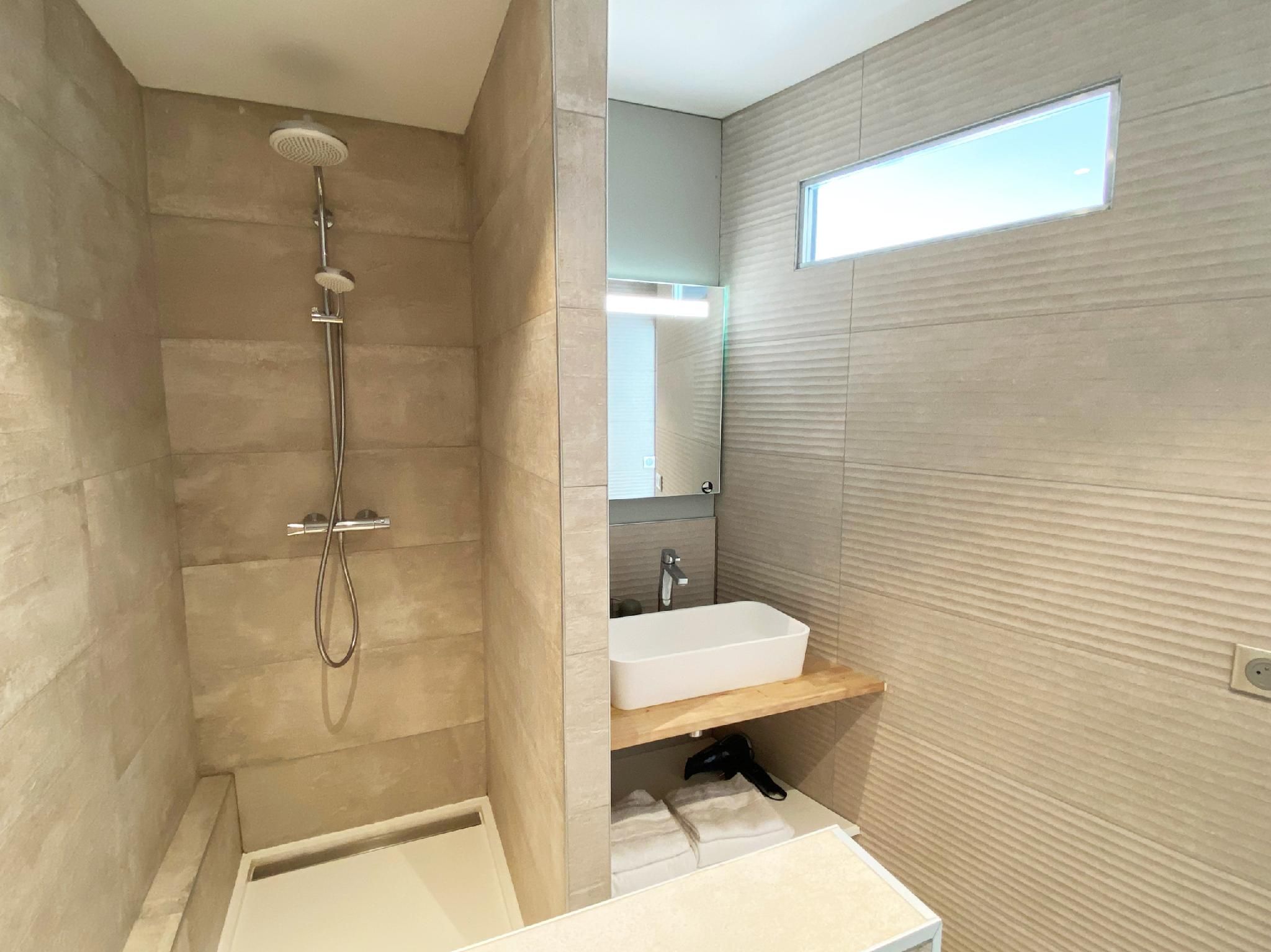 Appartement-Supérieure-SDB privée avec douche-La Vieille Bourse