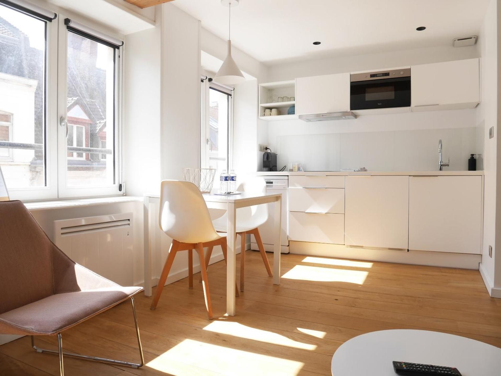 Deluxe One-Bedroom Apartment