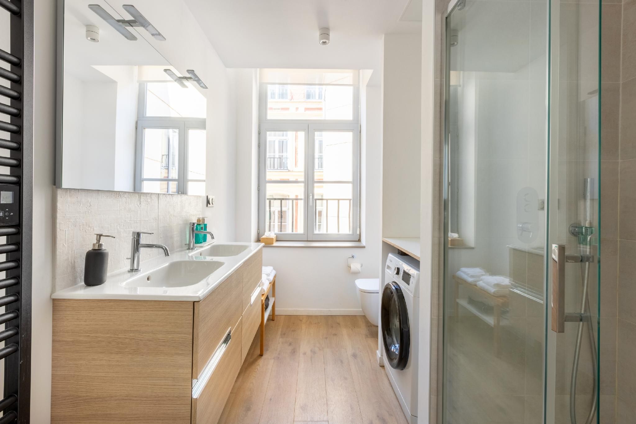 Appartement-Le Saint Sauveur-Supérieure-SDB privée avec baignoire