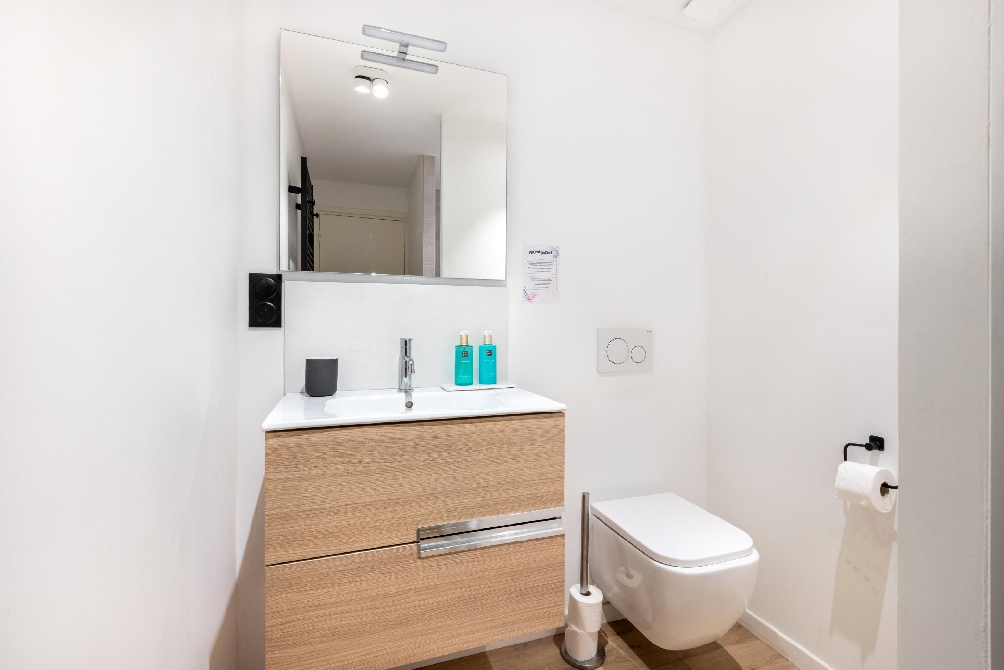 Appartement-Le Nouveau Siècle-SDB privée avec douche-Vue sur la cour