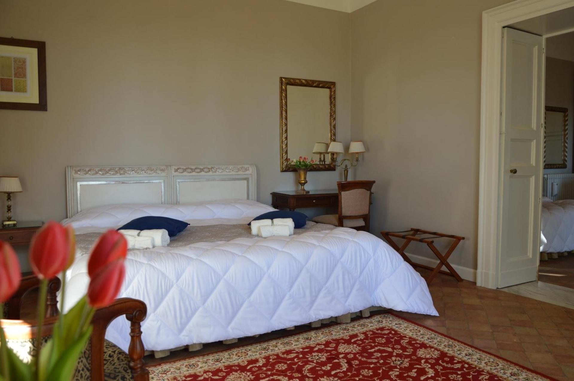 Quadruple Room with Private Bathroom