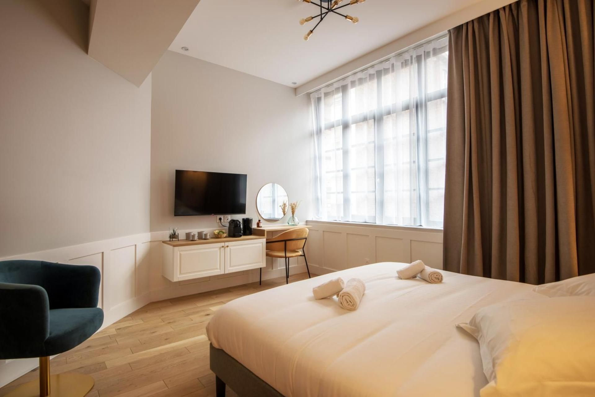 Deluxe King Suite