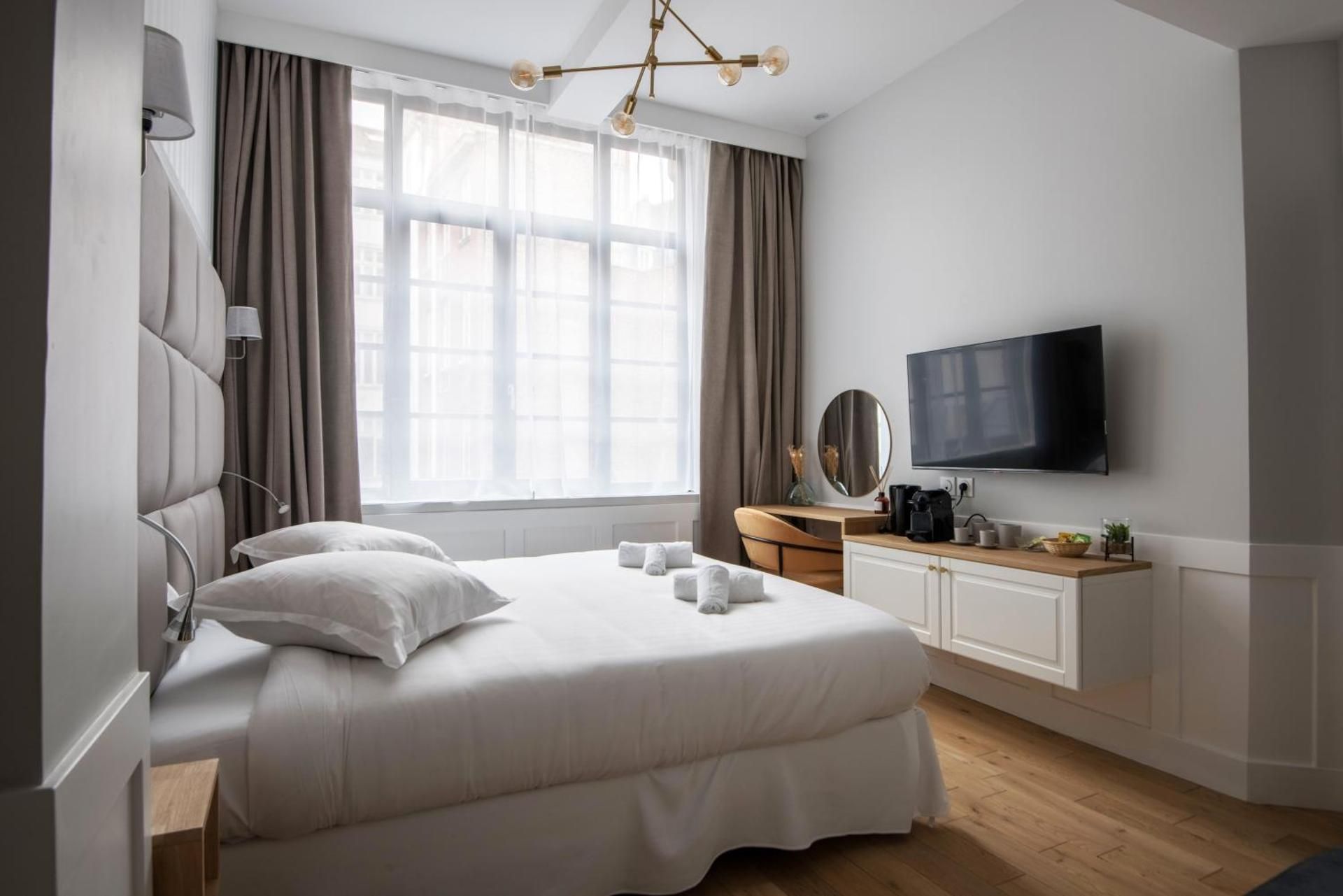Deluxe King Room
