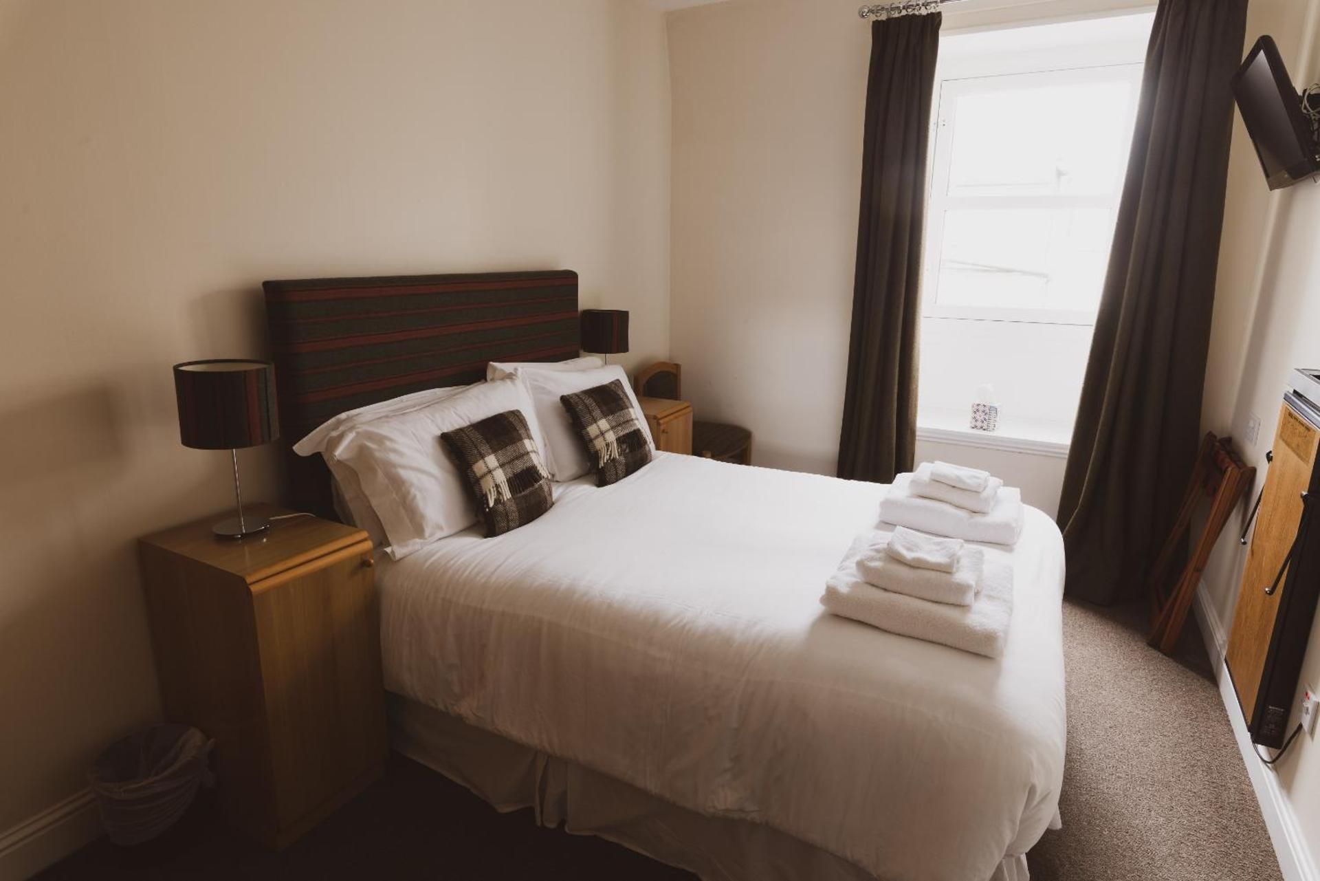 Scalloway Hotel Double Room with Private Bathroom