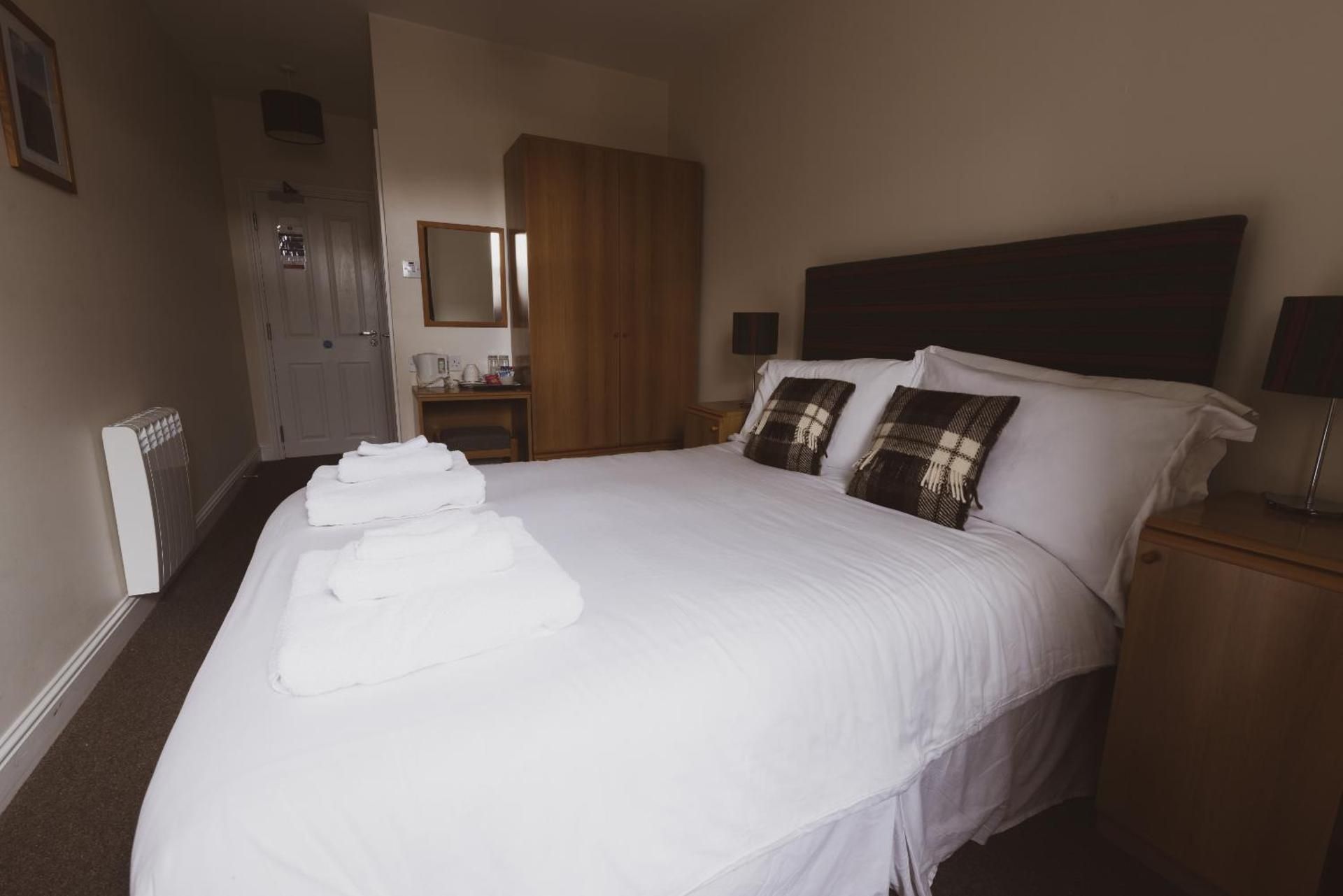 Scalloway Hotel Double Room with Private Bathroom 2