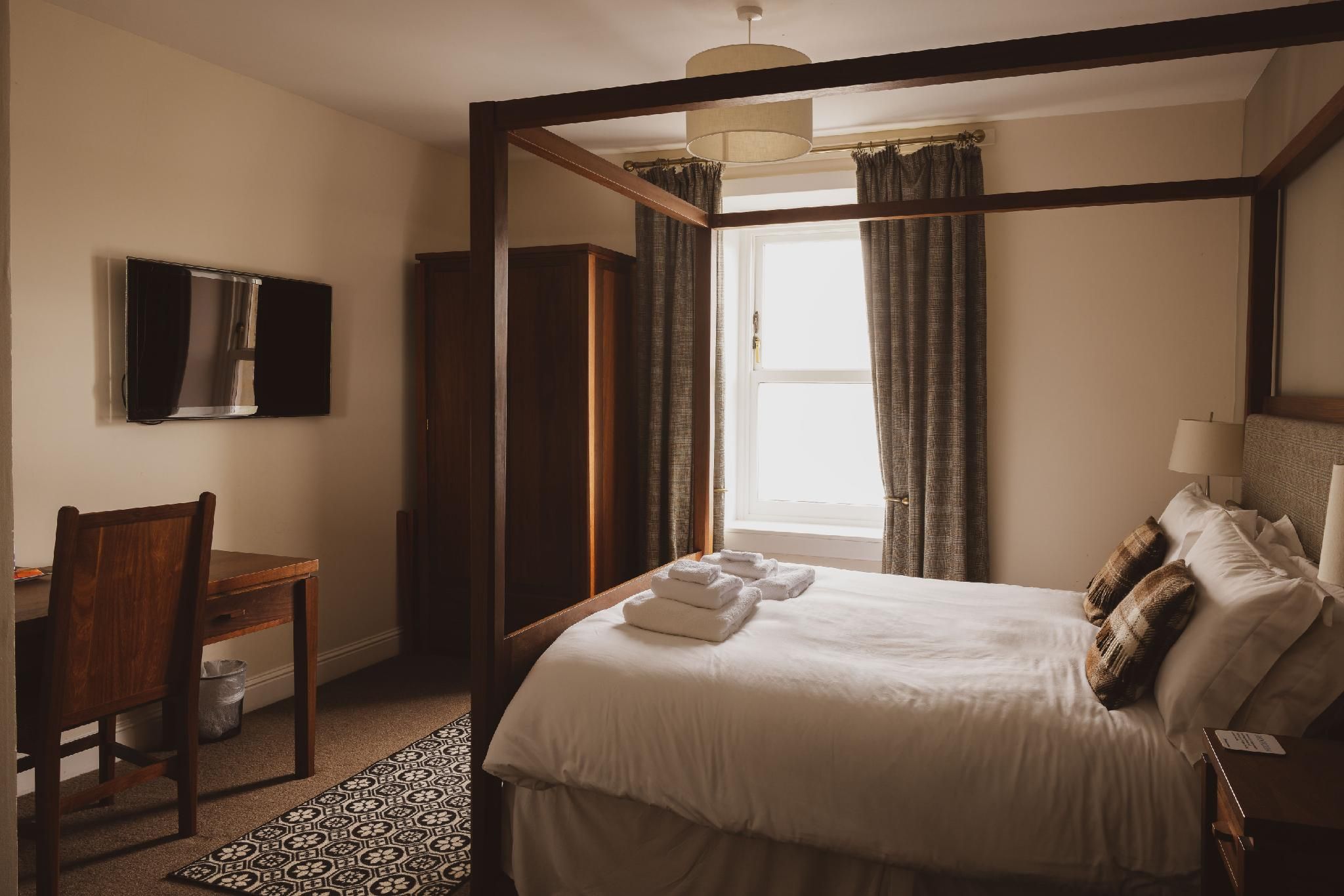 Scalloway Hotel Sea View-Suite-Ensuite with Shower 2