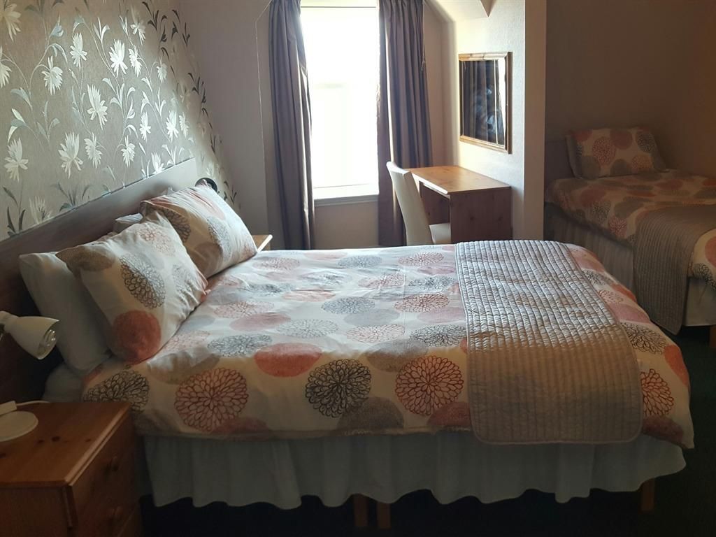 Glen Orchy House Triple room-Ensuite-Family ensuite