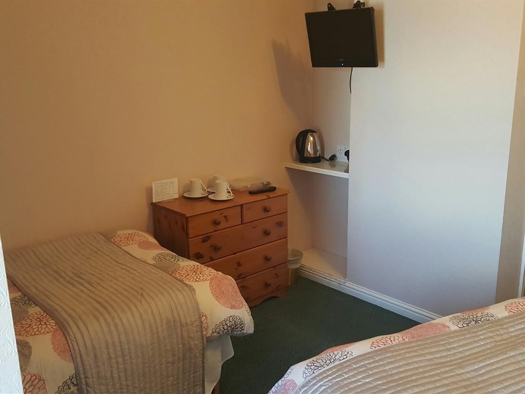 Glen Orchy House Triple room-Ensuite-Family ensuite 2