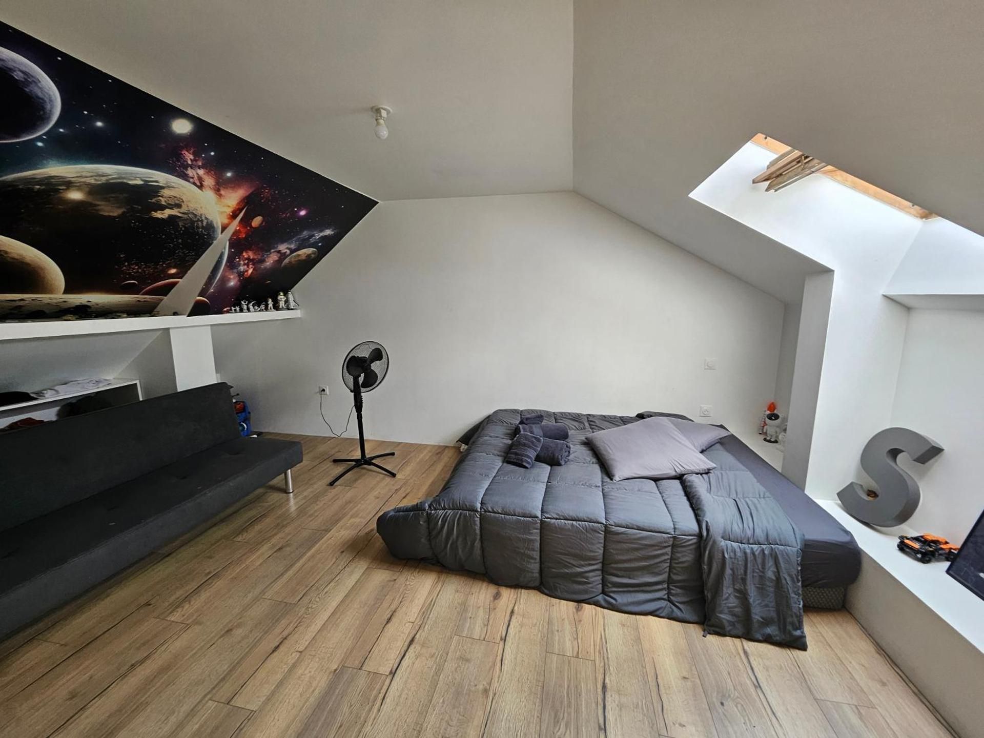 Double Room with Shared Bathroom