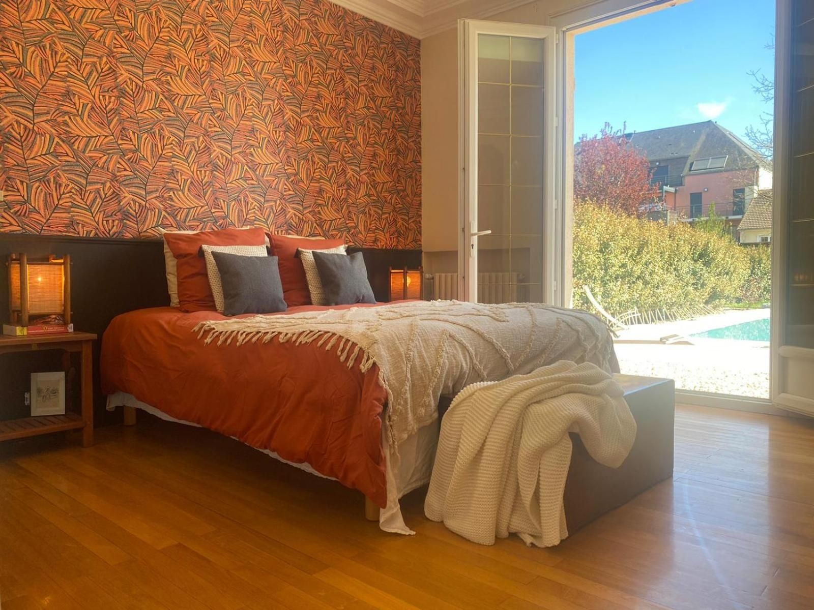 Queen Room with Pool View