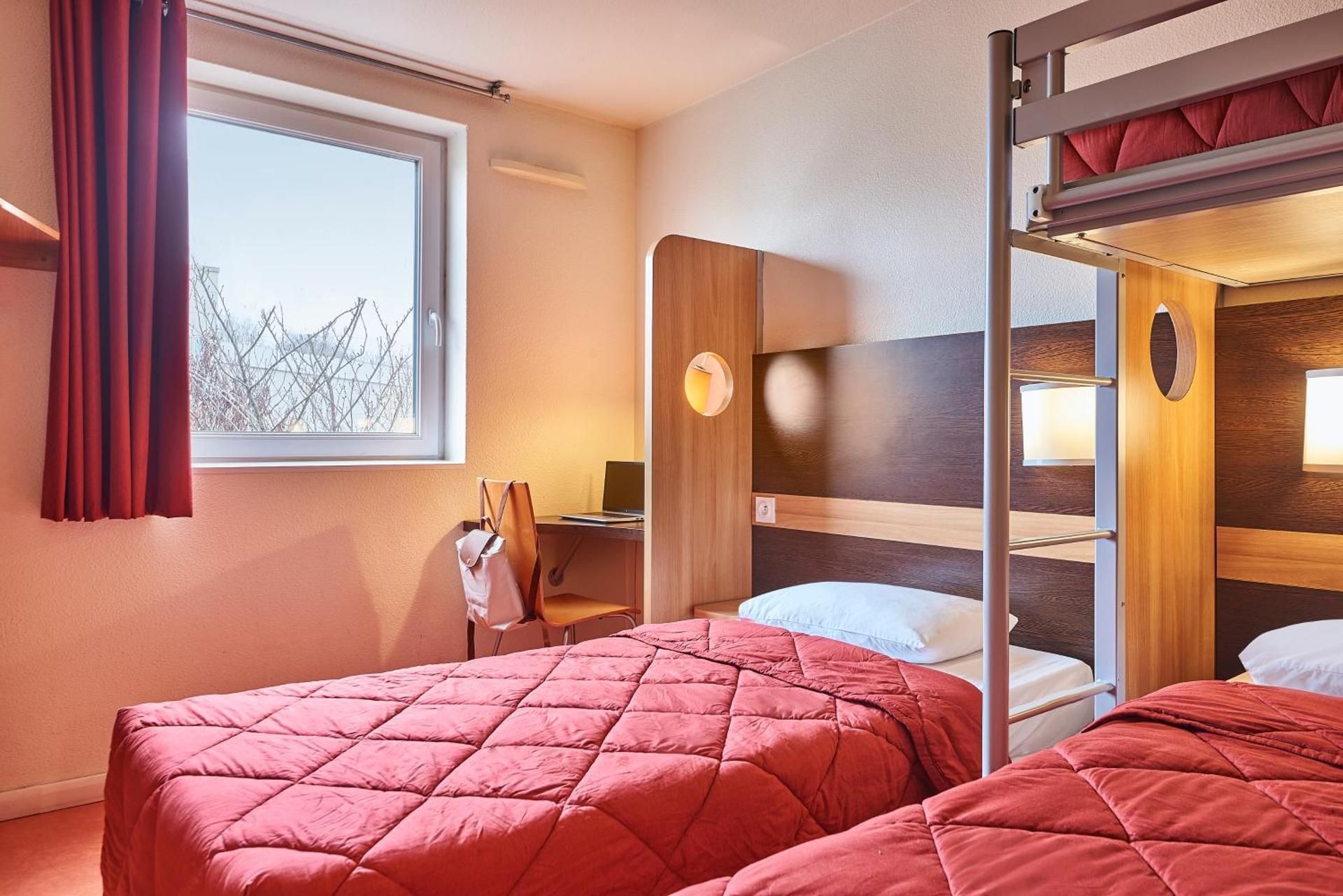 Quadruple Room with 1 Double Bed and 2 Single Beds