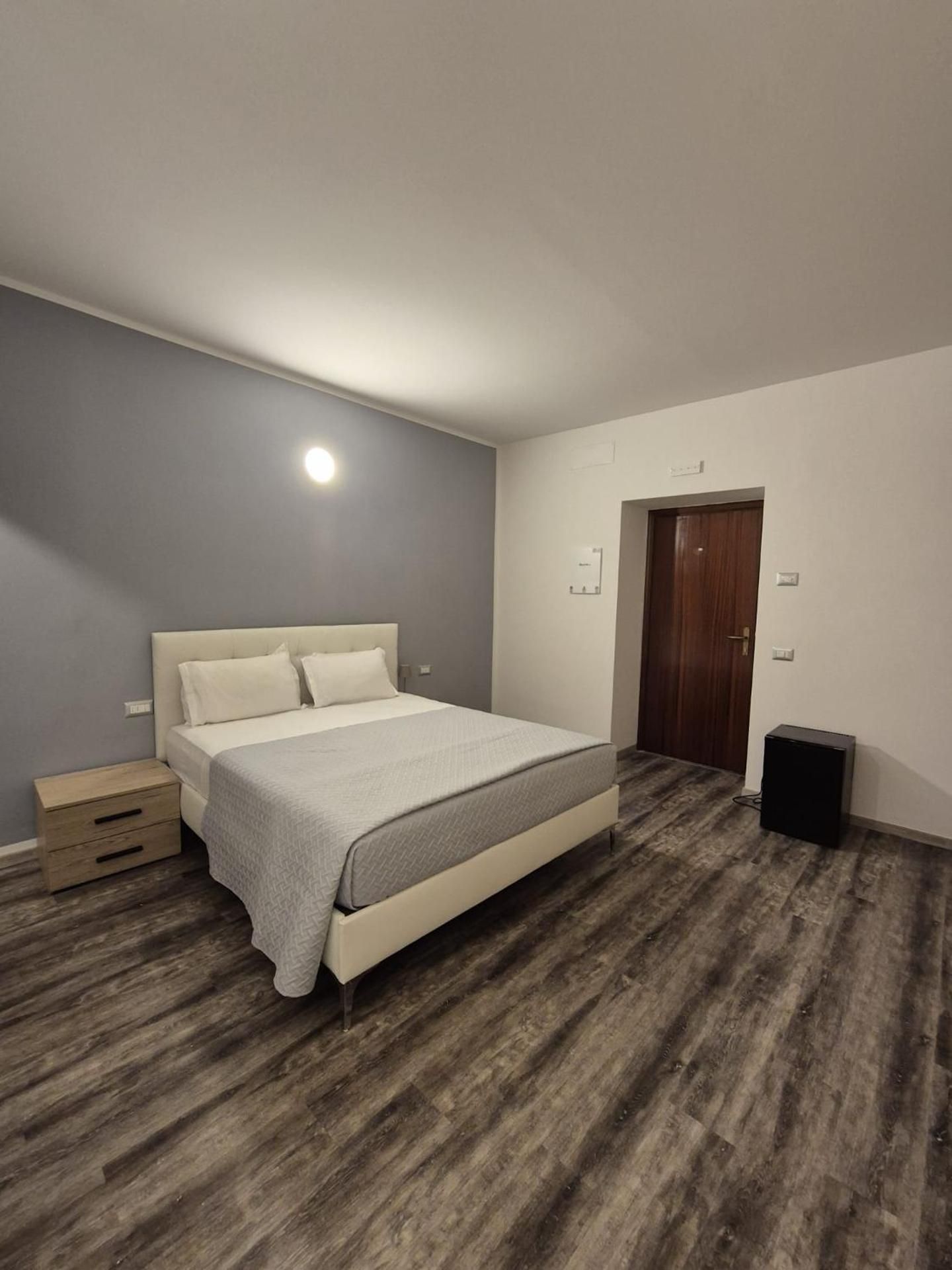 Deluxe Room (2 Adults + 1 Child)