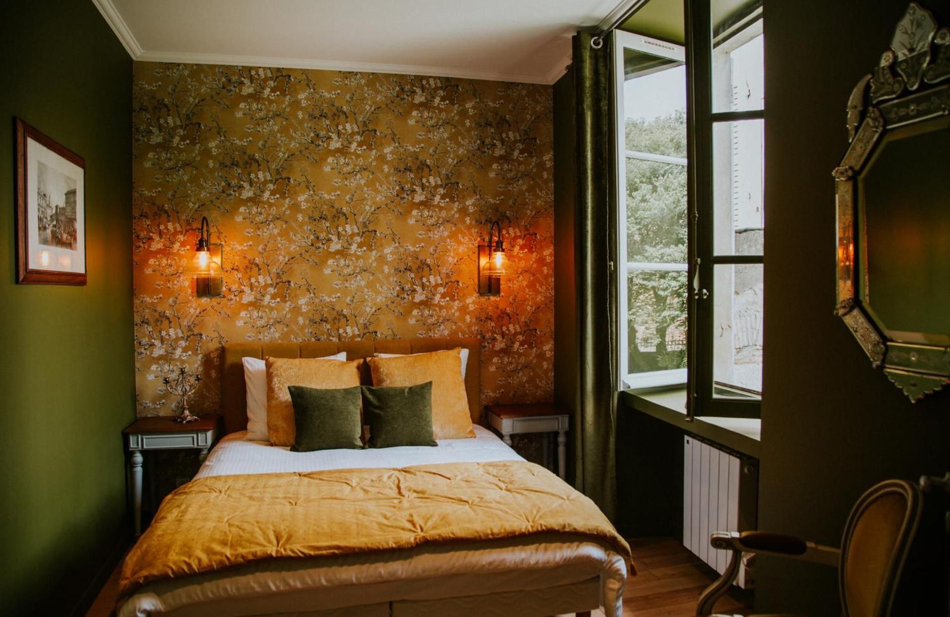 Deluxe Double Room with Castle View