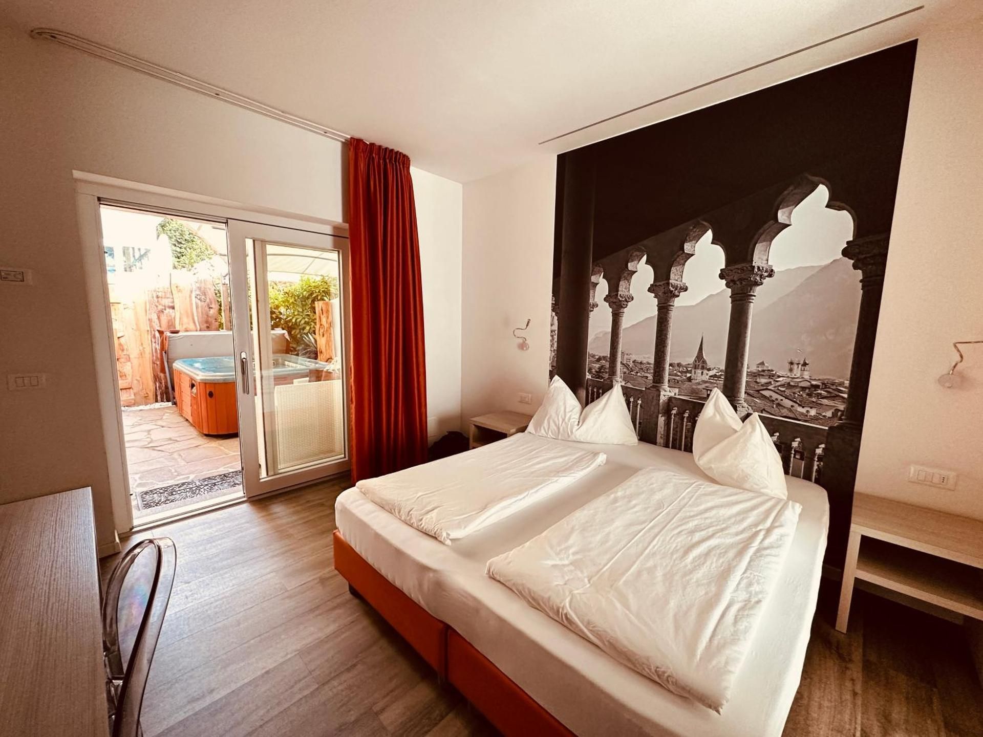 King Room with Spa Bath