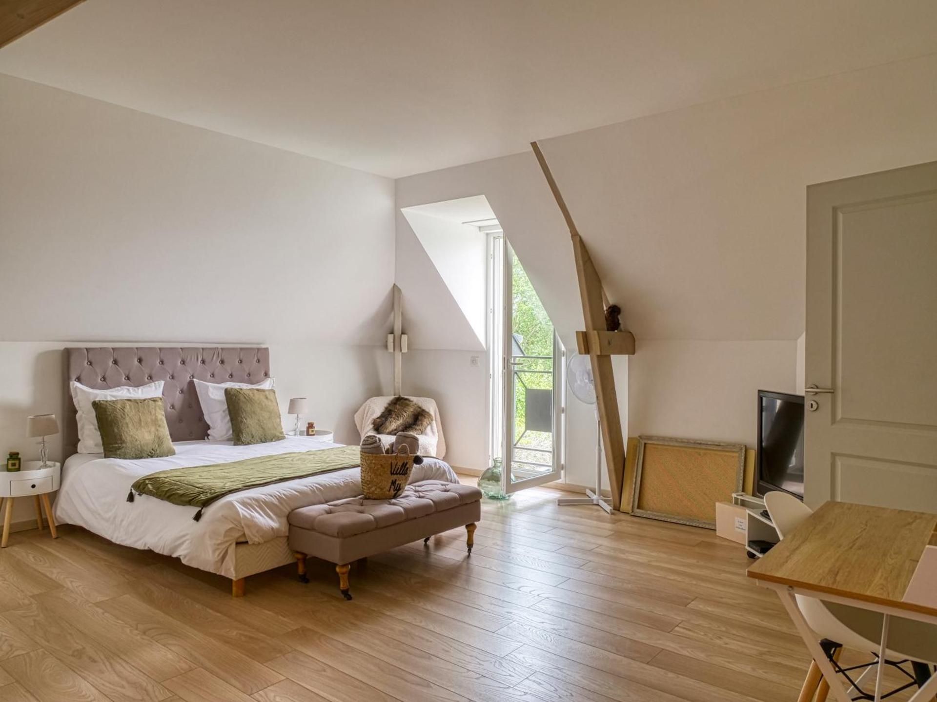 Double Room with Pool View