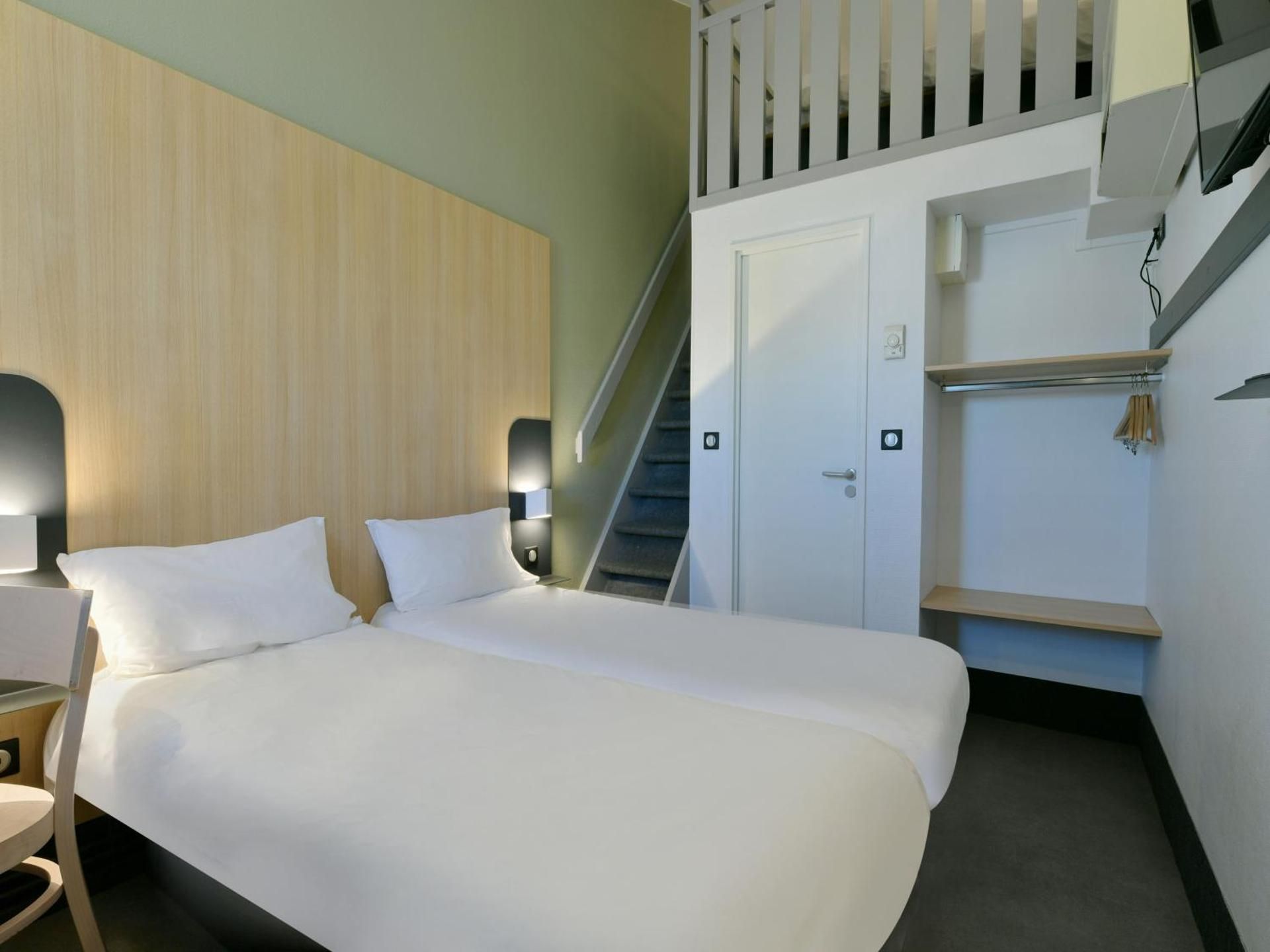 Quadruple Room - Non-Smoking