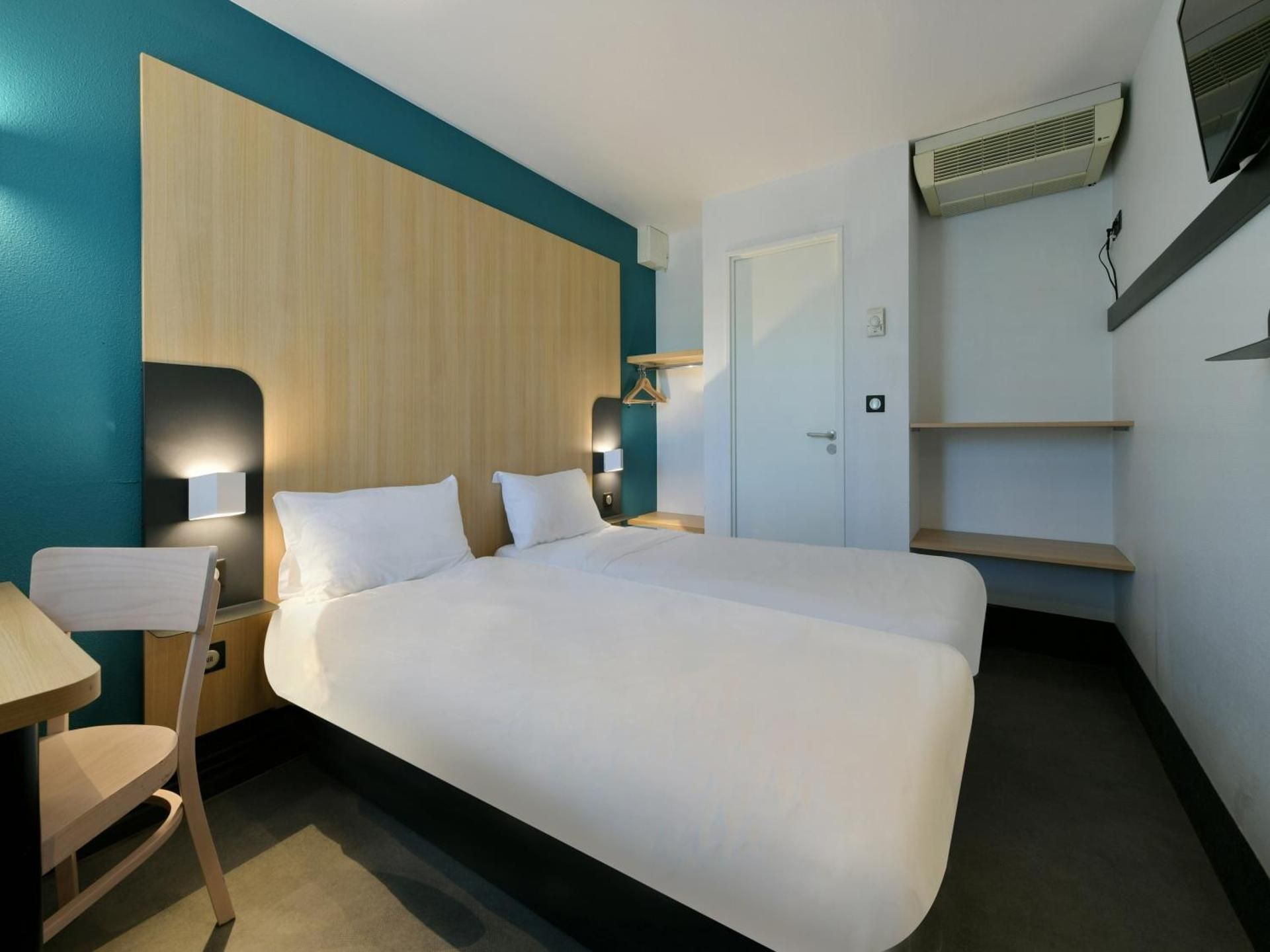 Twin Room - Non-Smoking