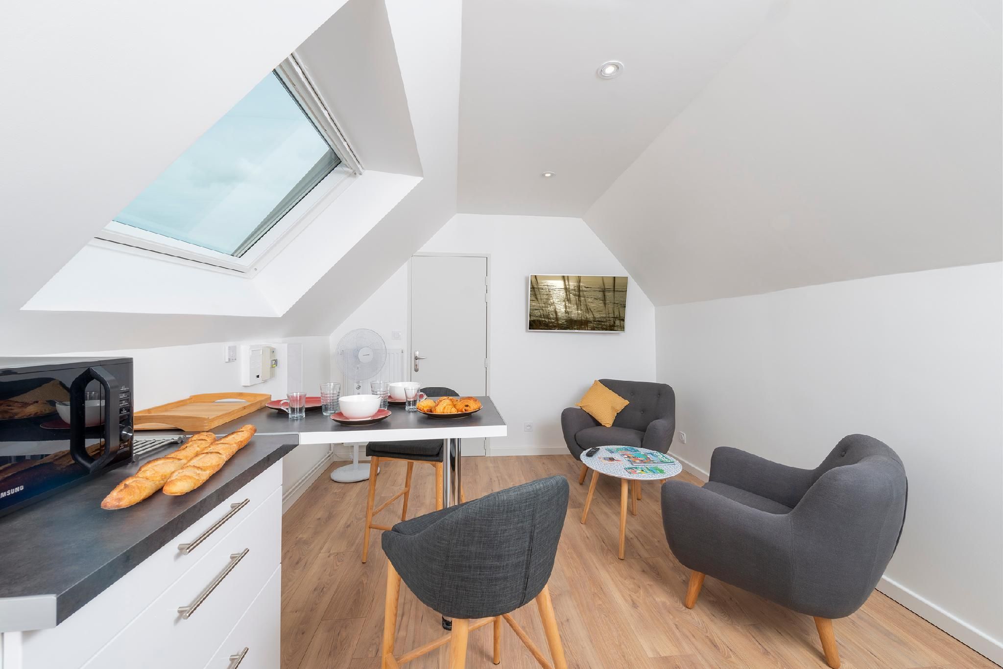Apartment-Deluxe-Ensuite with Bath-City View