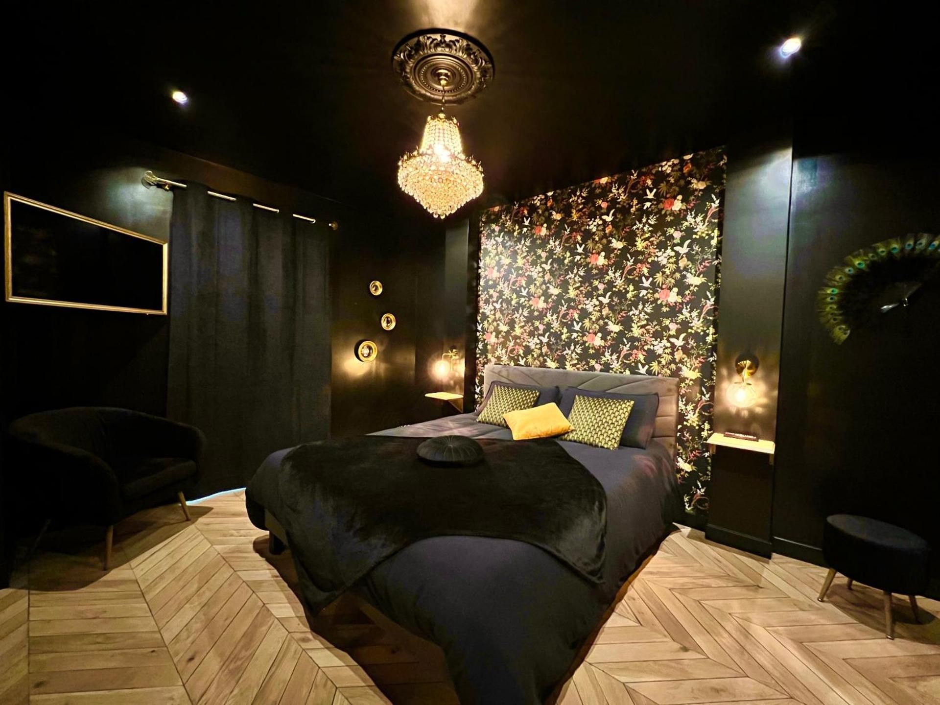 Queen Room with Spa Bath