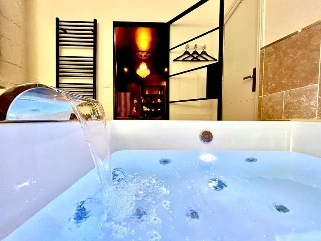Queen Room with Spa Bath
