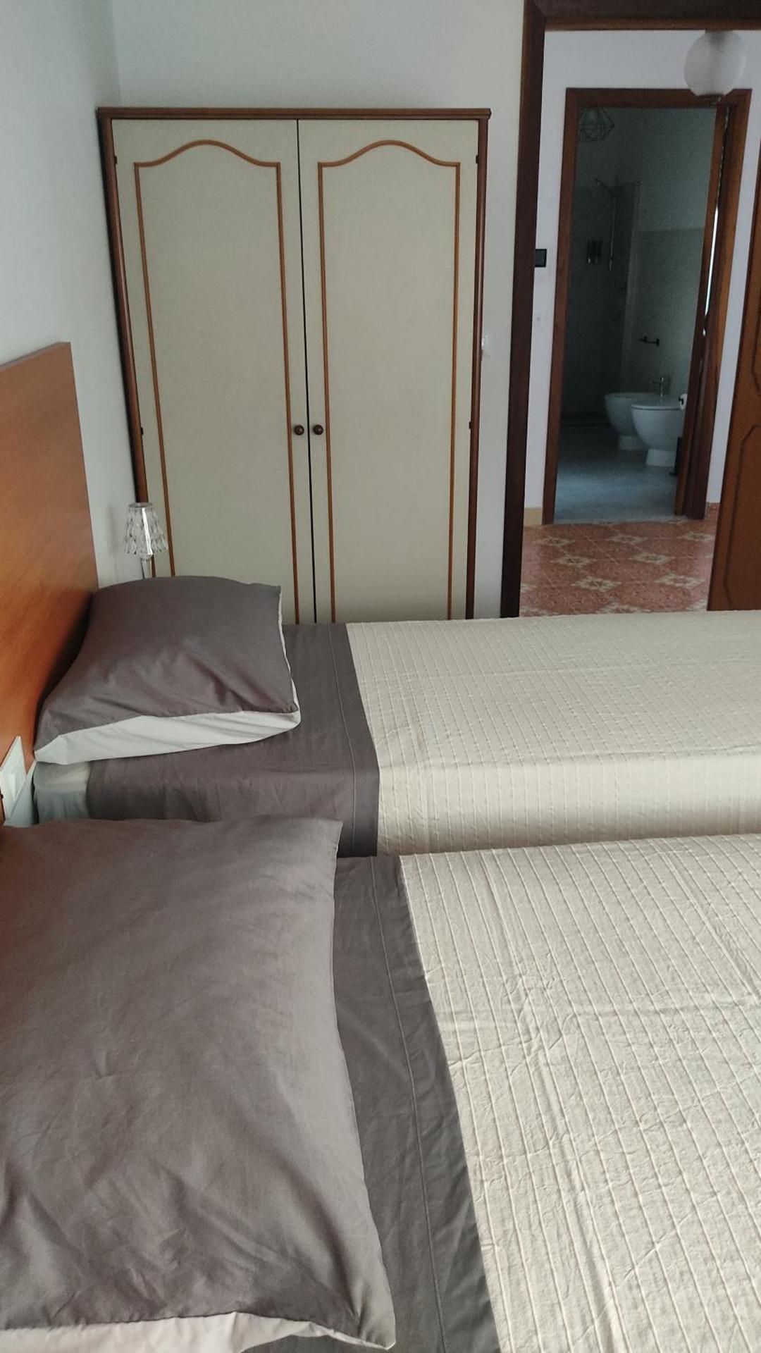 Twin Room with Shared Toilet