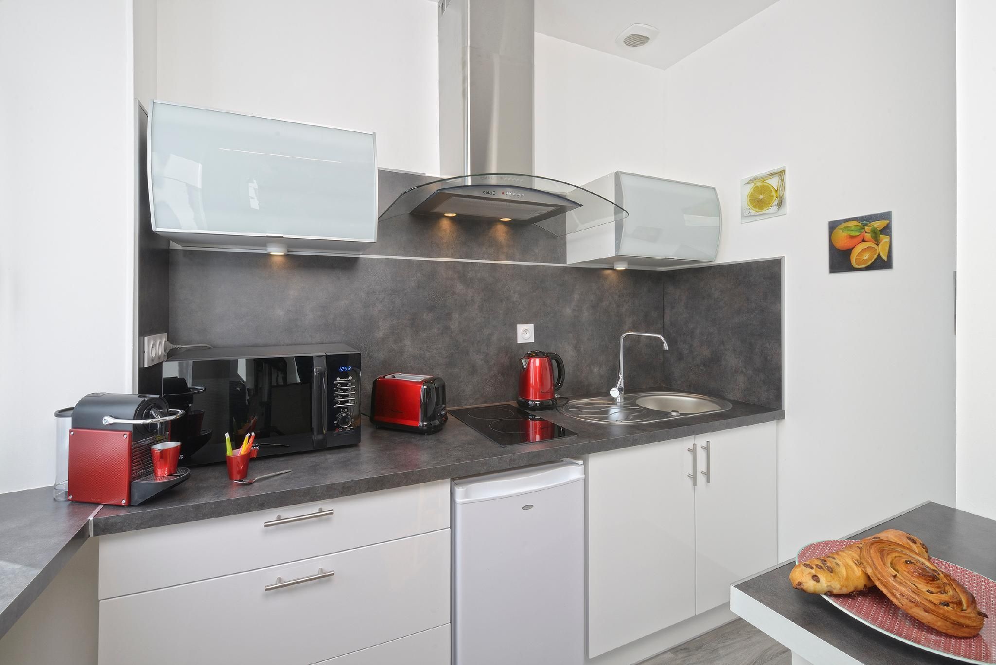 Apartment-Modern-Ensuite with Shower-Courtyard view-1étage D/2étage D/rdc
