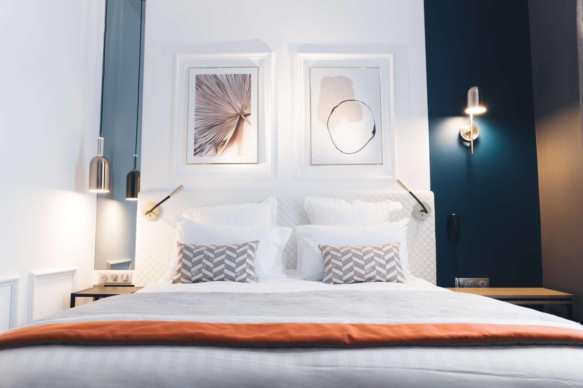 Classic Queen Room with Air Condition