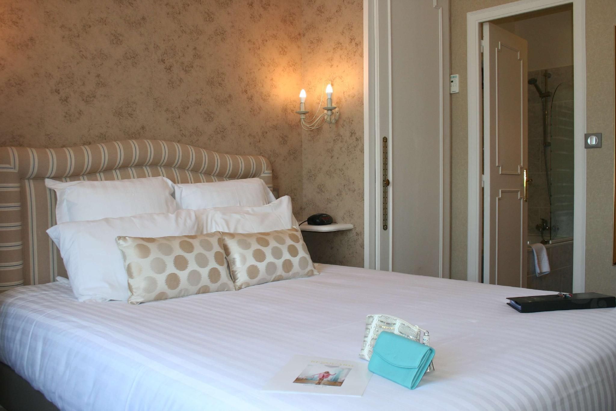 Superior Room with King Bed Non Smoking