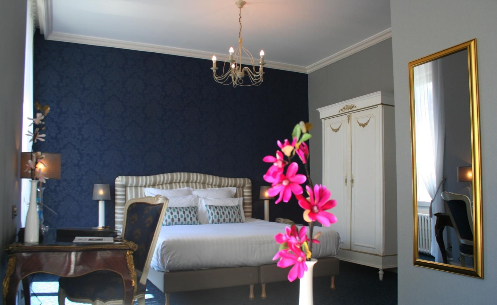 Superior Room with King Bed Non Smoking