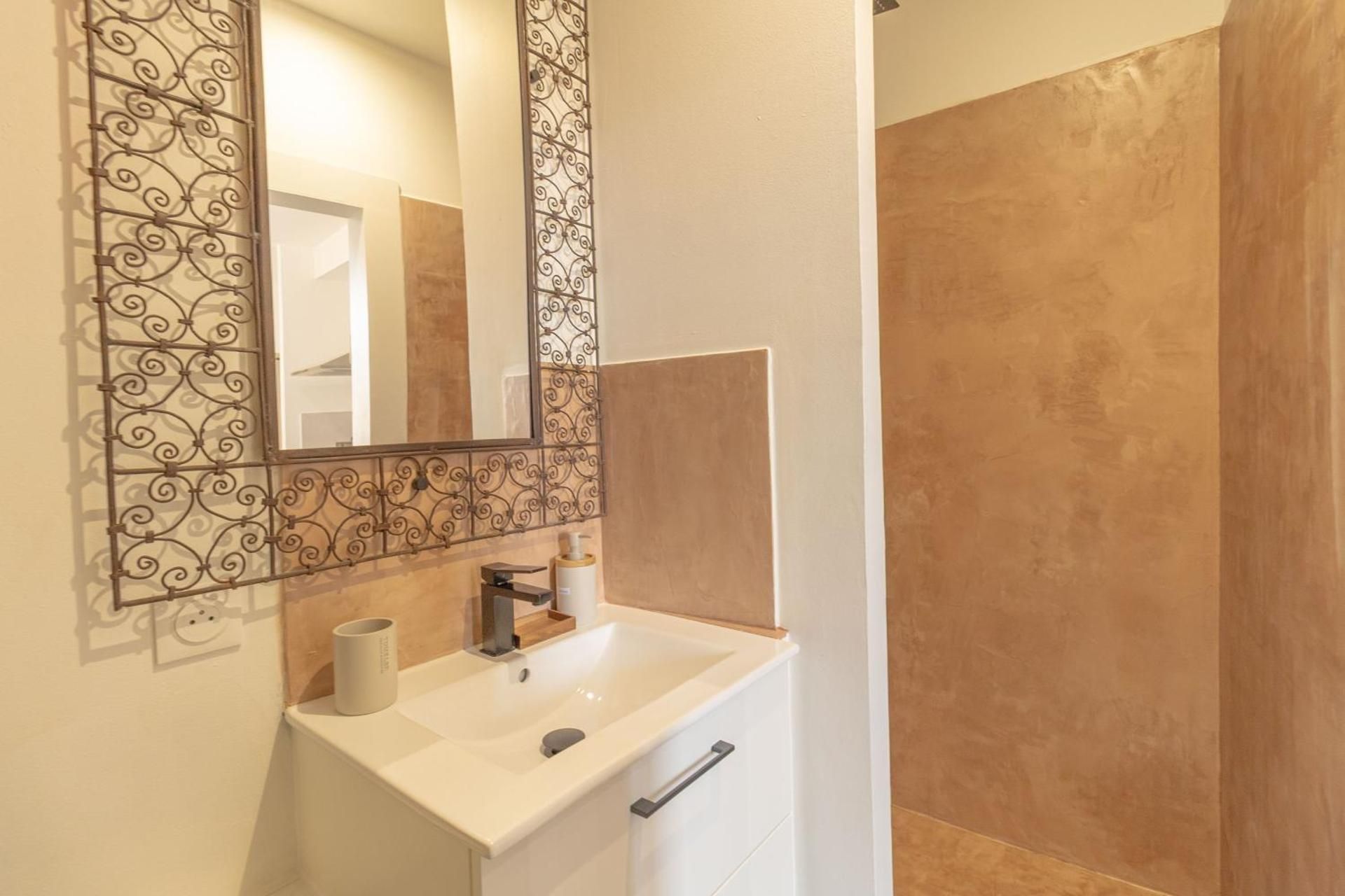 One-Bedroom Premier Apartment