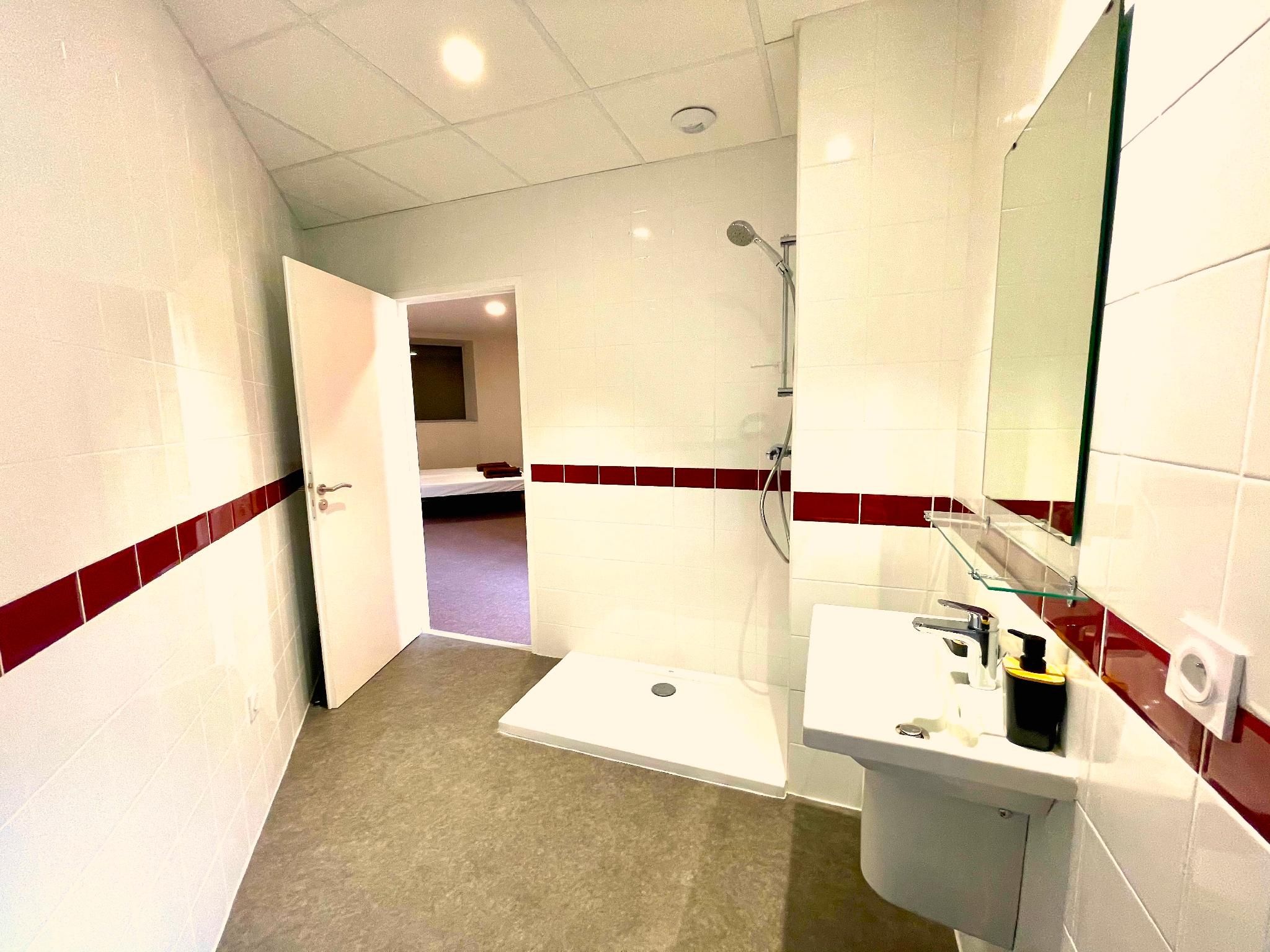 Hostel Flamingo Nimes Double Private Ensuite 2