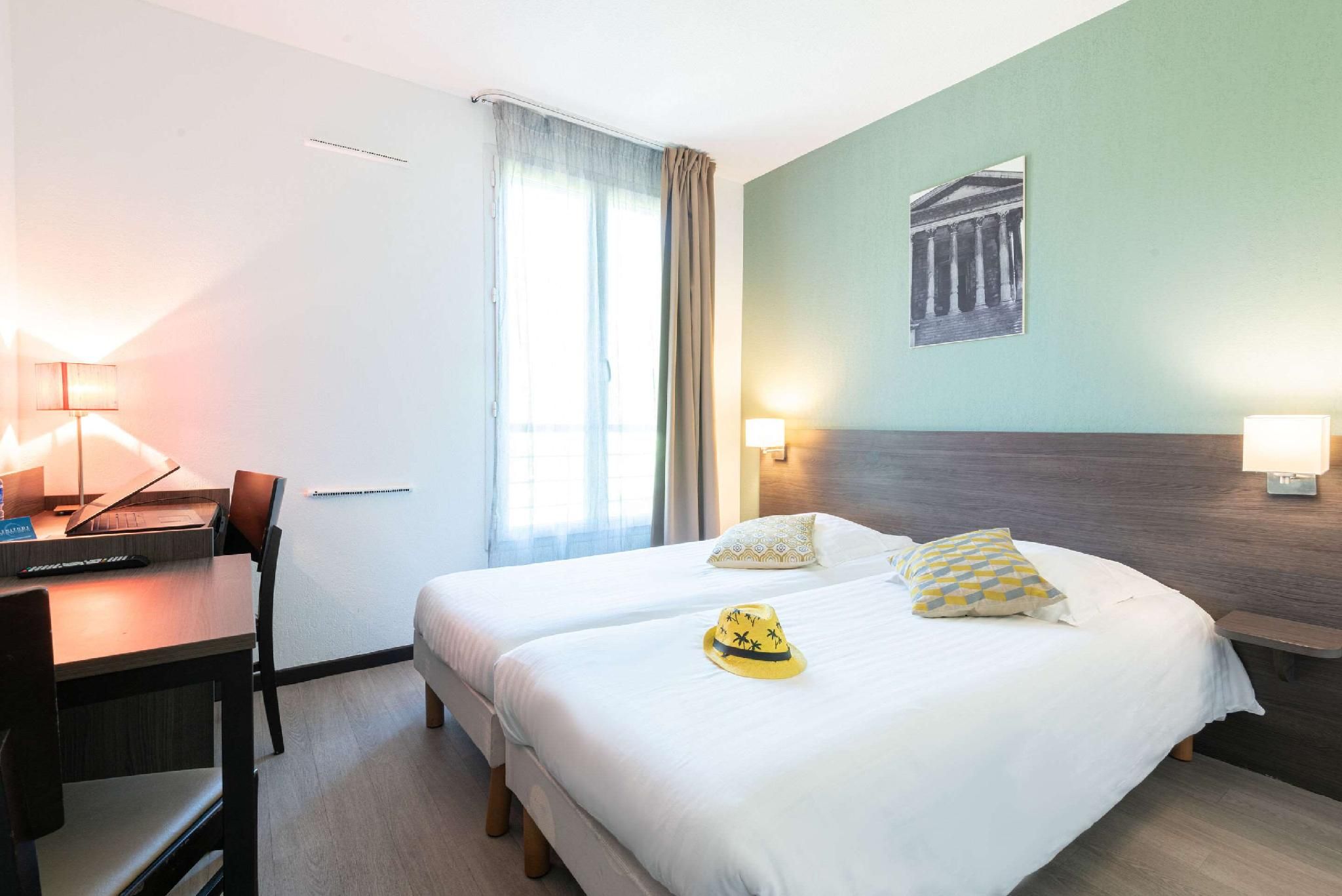 Comfort Aparthotel Nimes Centre 2 Single Beds, Nonsmoking, Upgrade, Efficiency