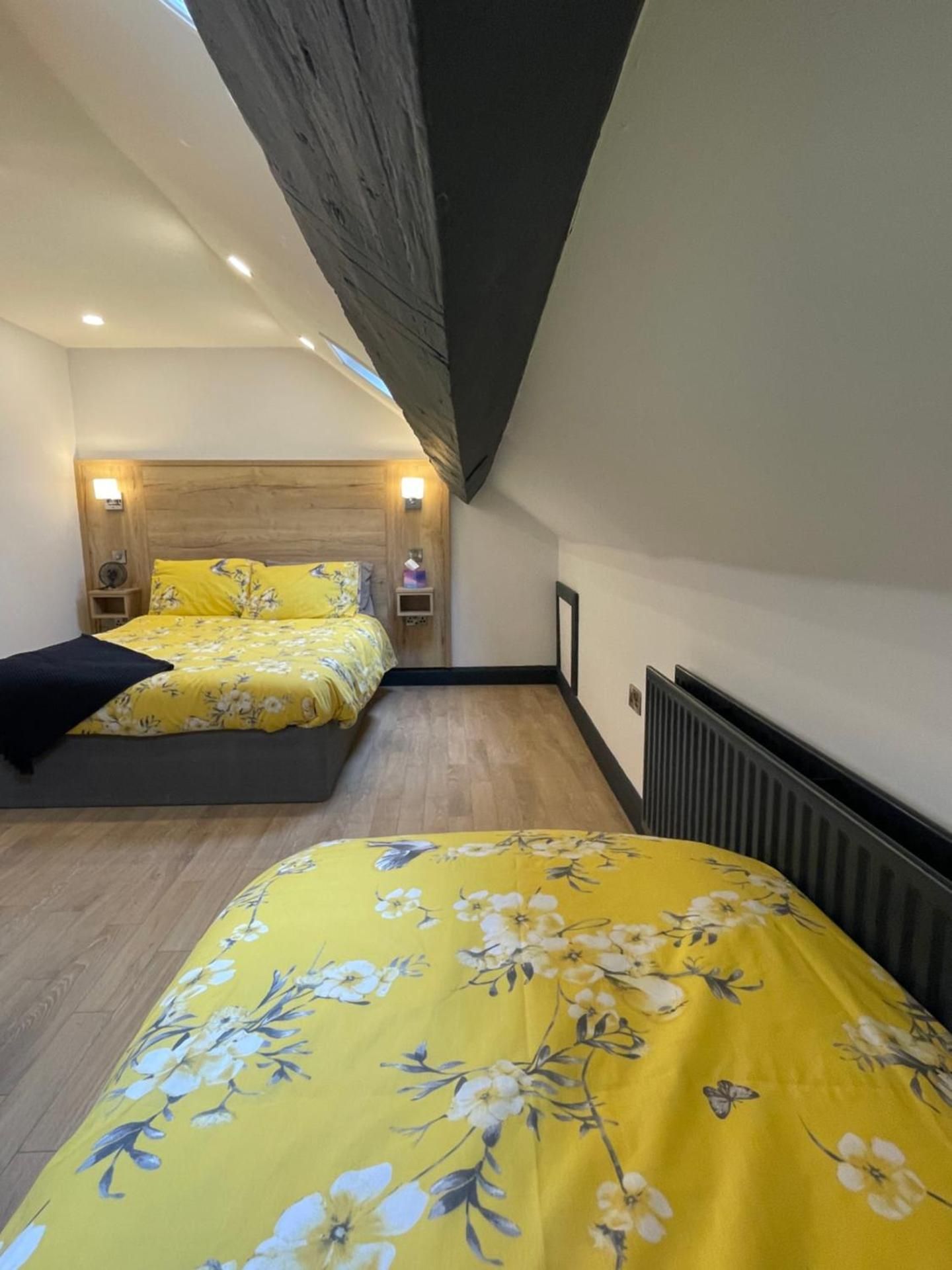 Apartment with Mountain View