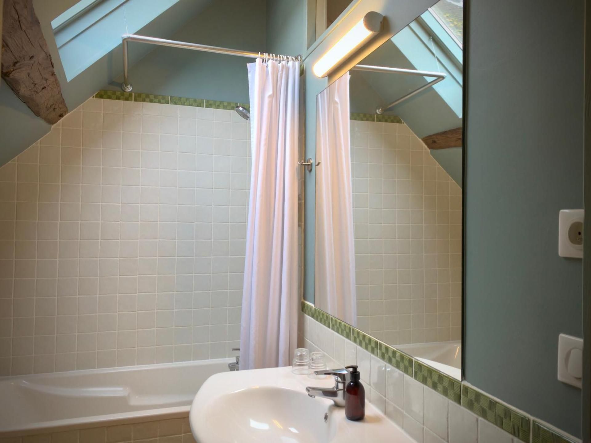 Superior One-Bedroom Apartment