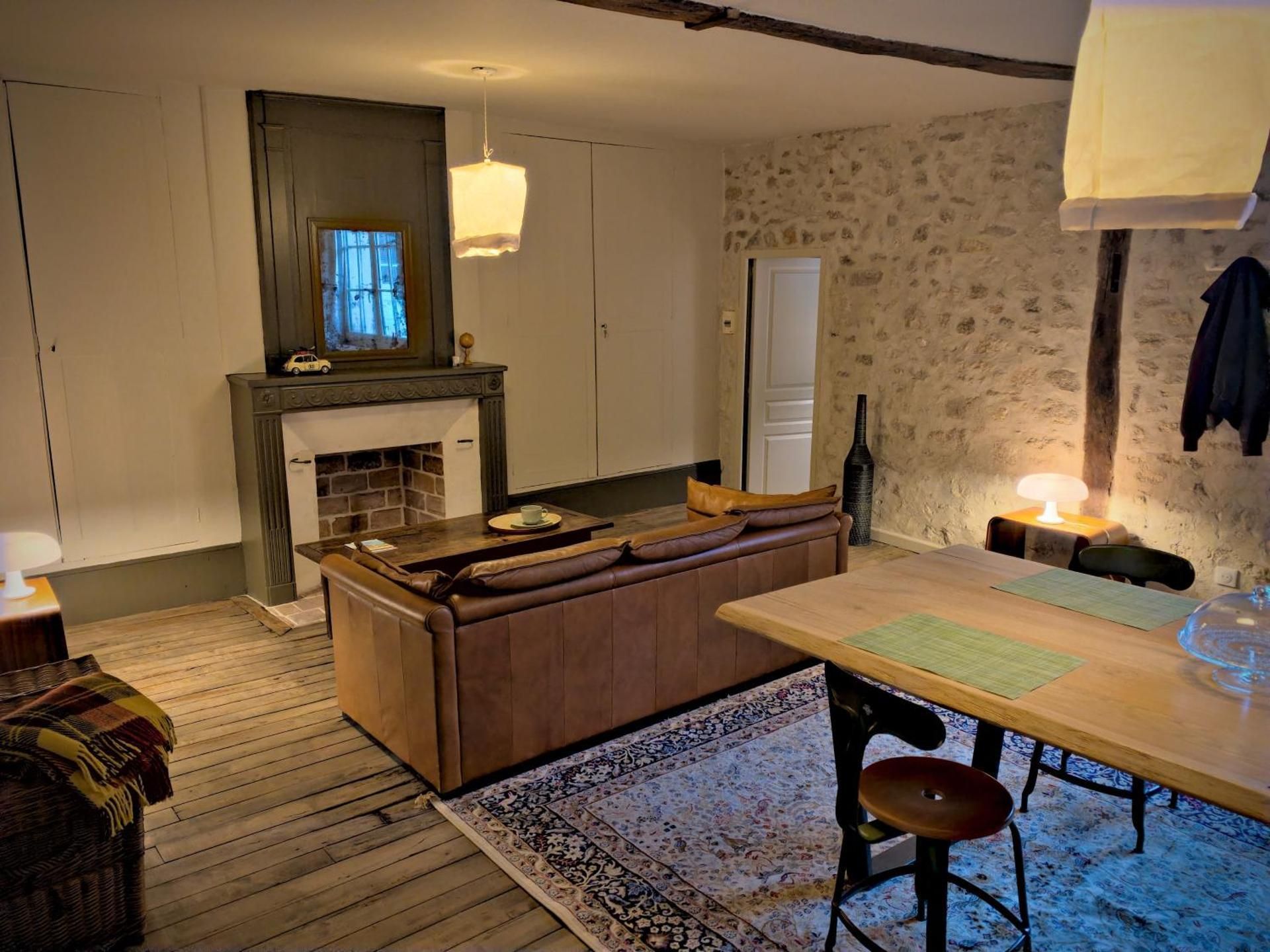 Superior One-Bedroom Apartment