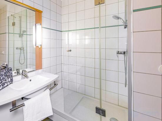Standard Room with one double bed and one single bed