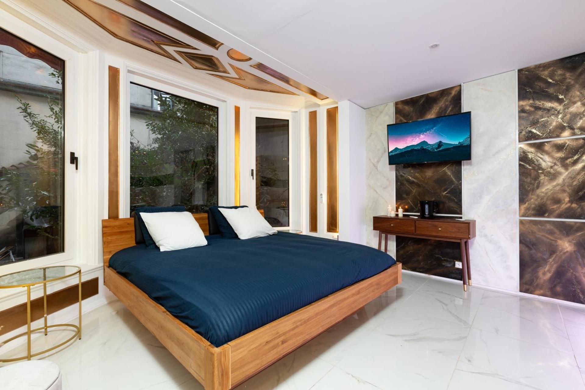 King Room with Spa Bath