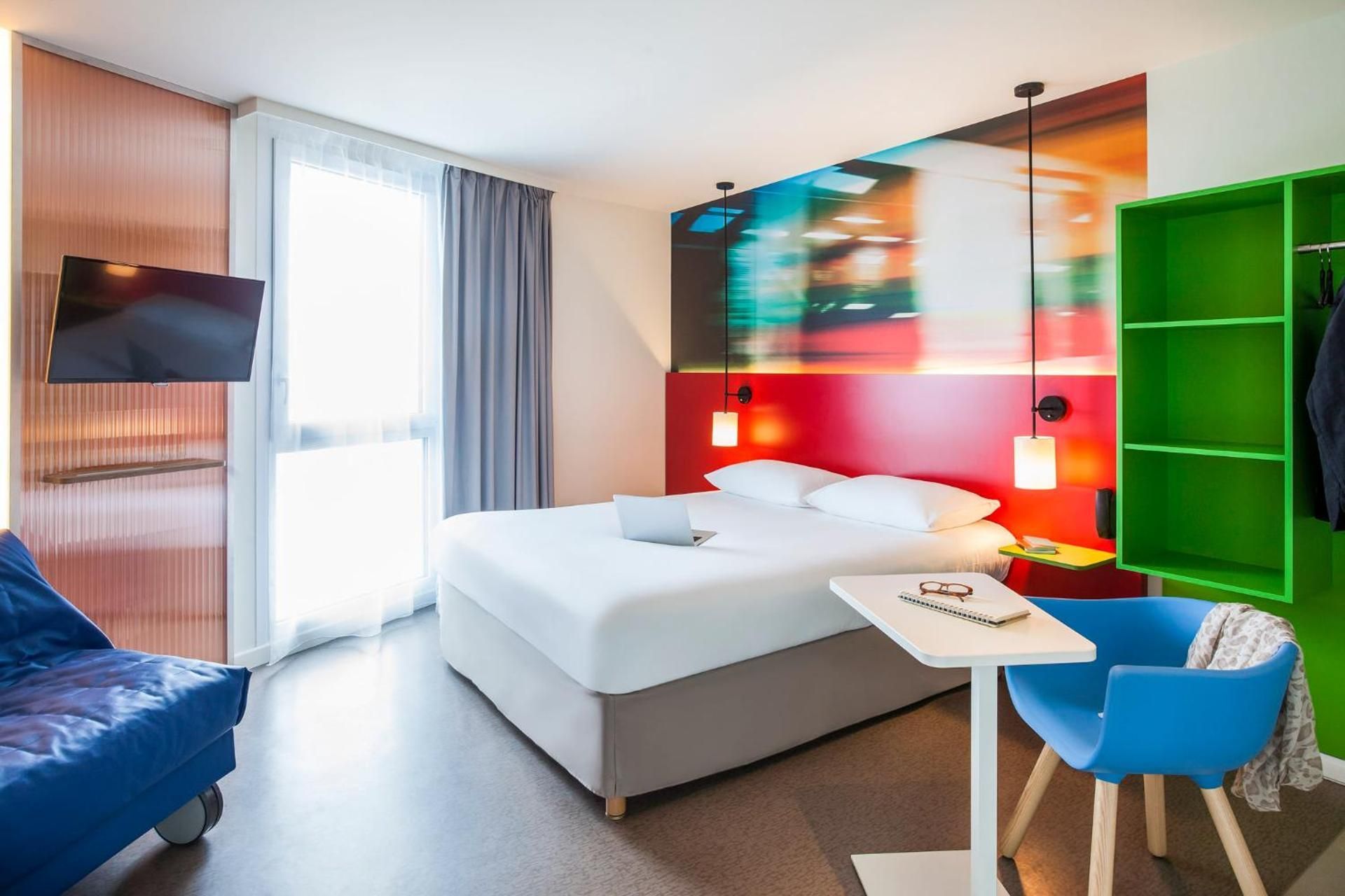 Standard Family Suite With One Double Bed And Twin Beds