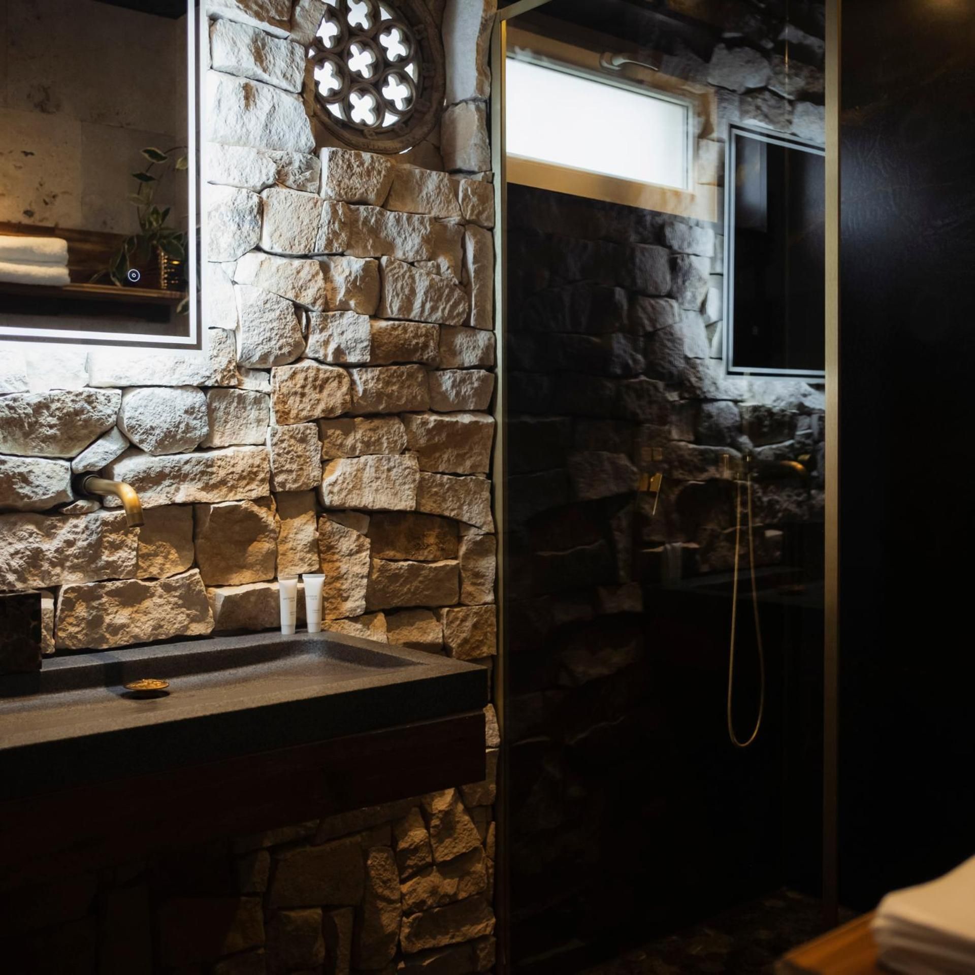 Deluxe Suite with Spa Bath