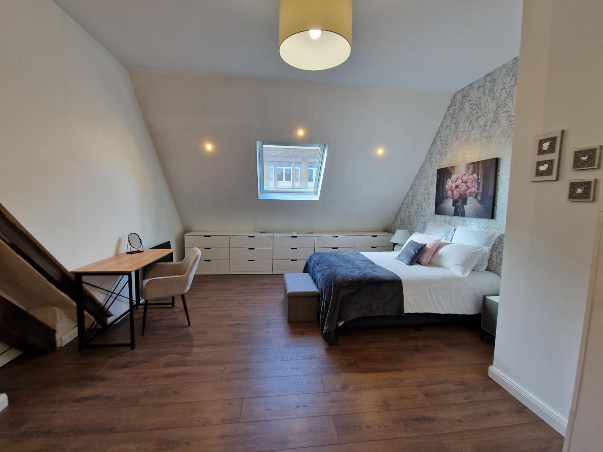 Deluxe Room (2 Adults + 1 Child)
