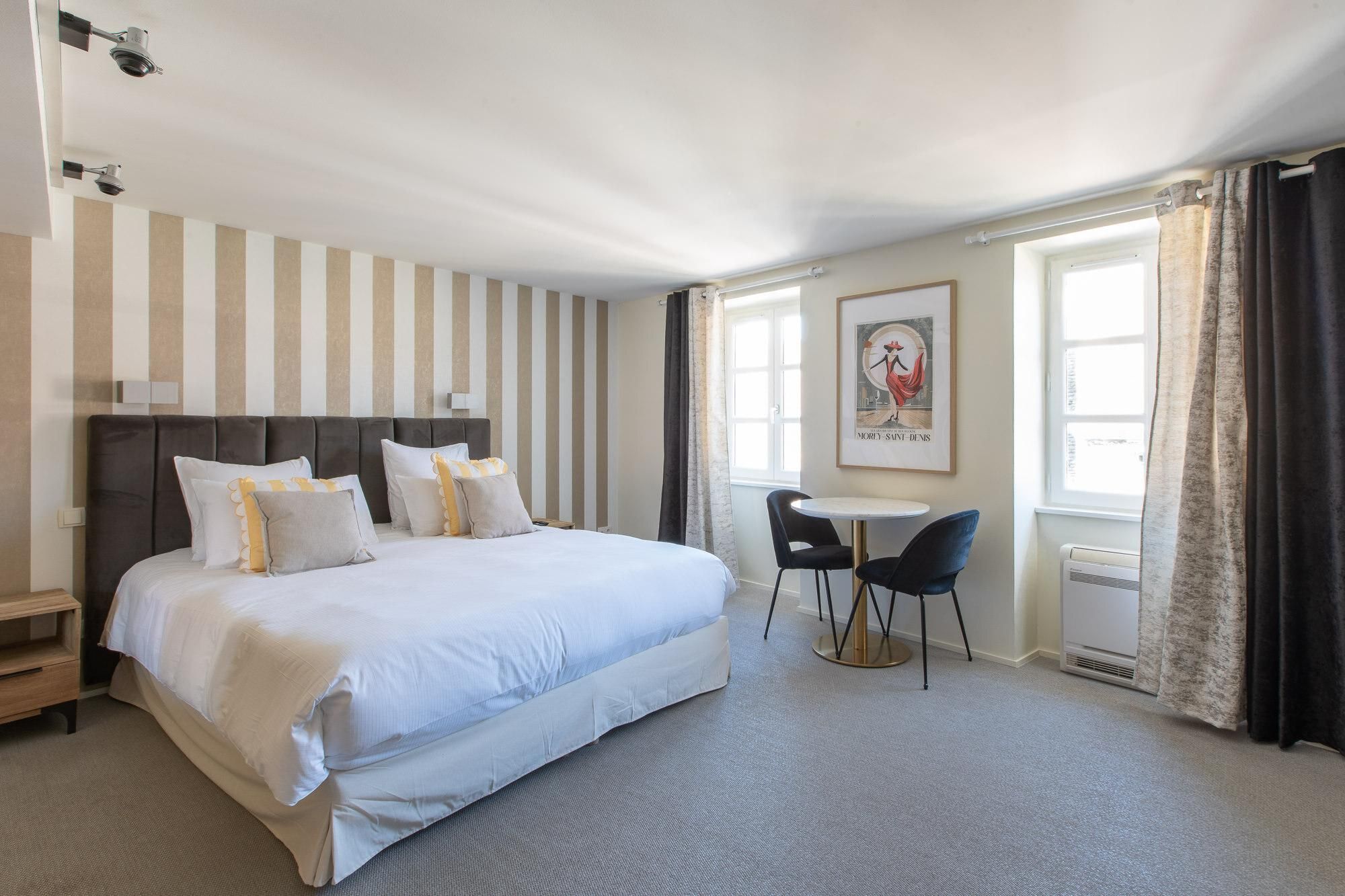 Suite 7