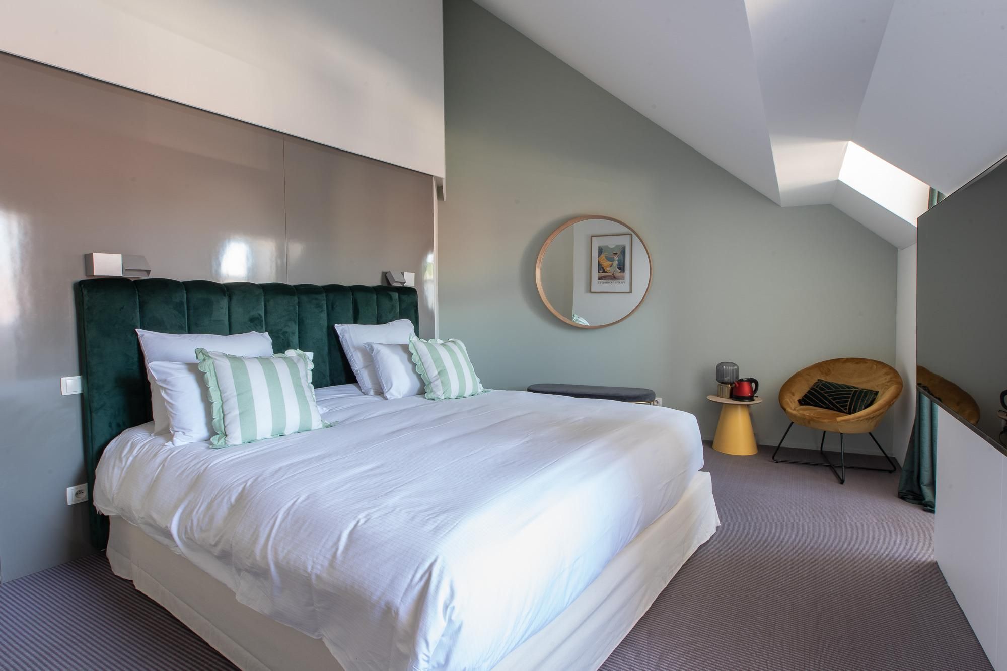 Suite 8