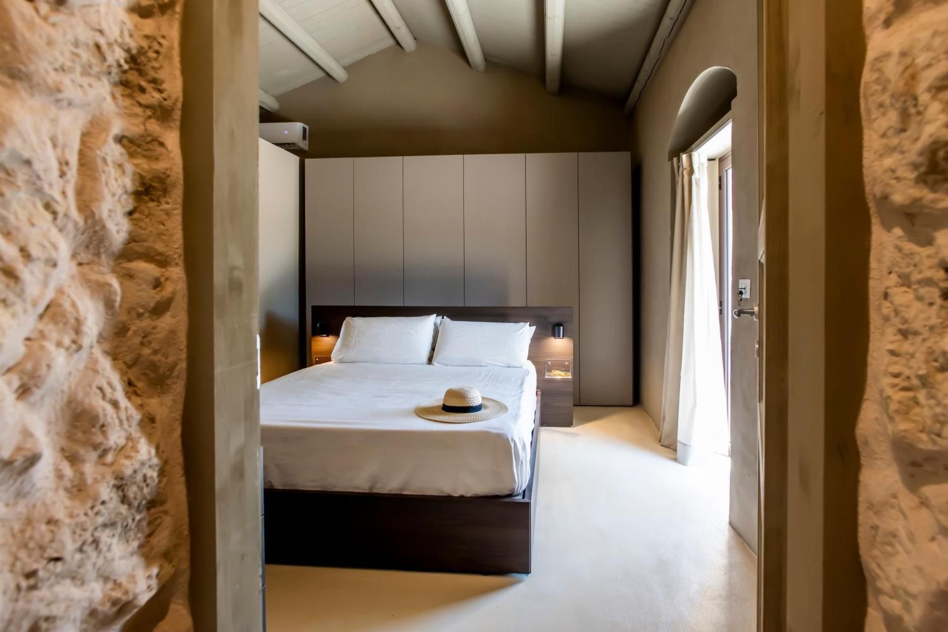 Queen Room with Garden View