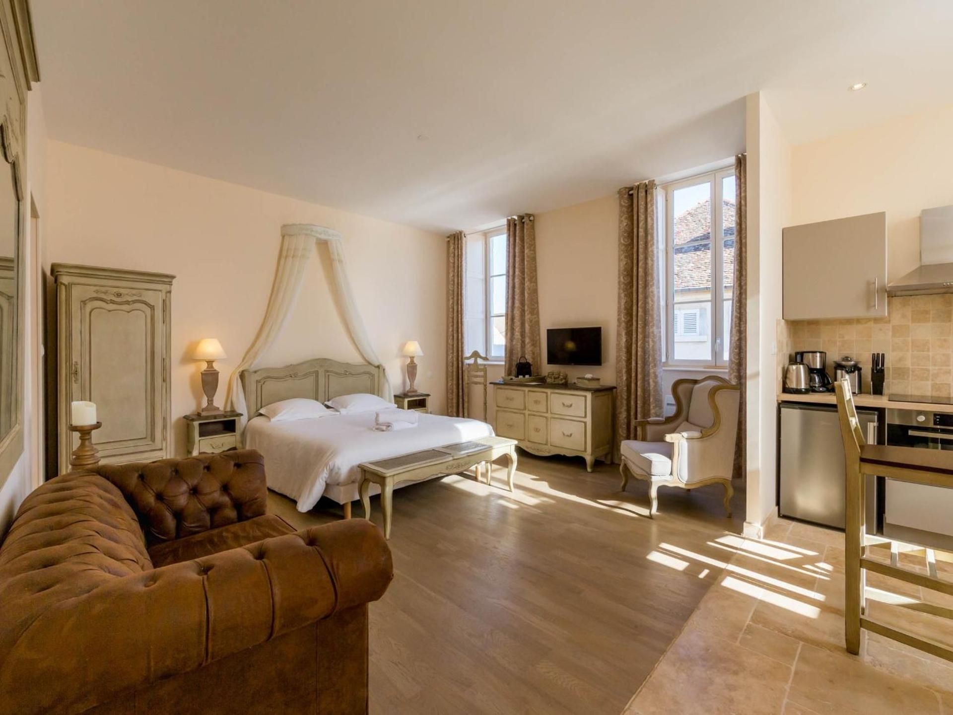 Apartment with City View