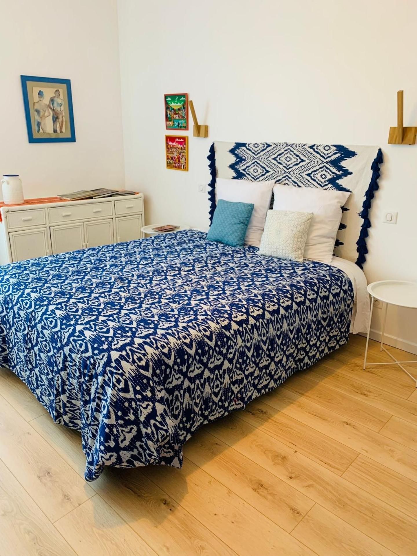 Deluxe Room (2 Adults + 1 Child)