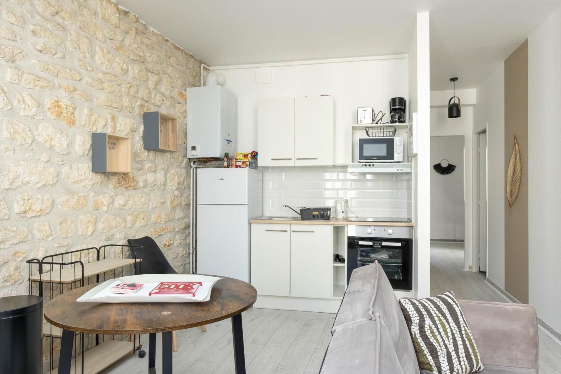 DELUXE APARTMENT